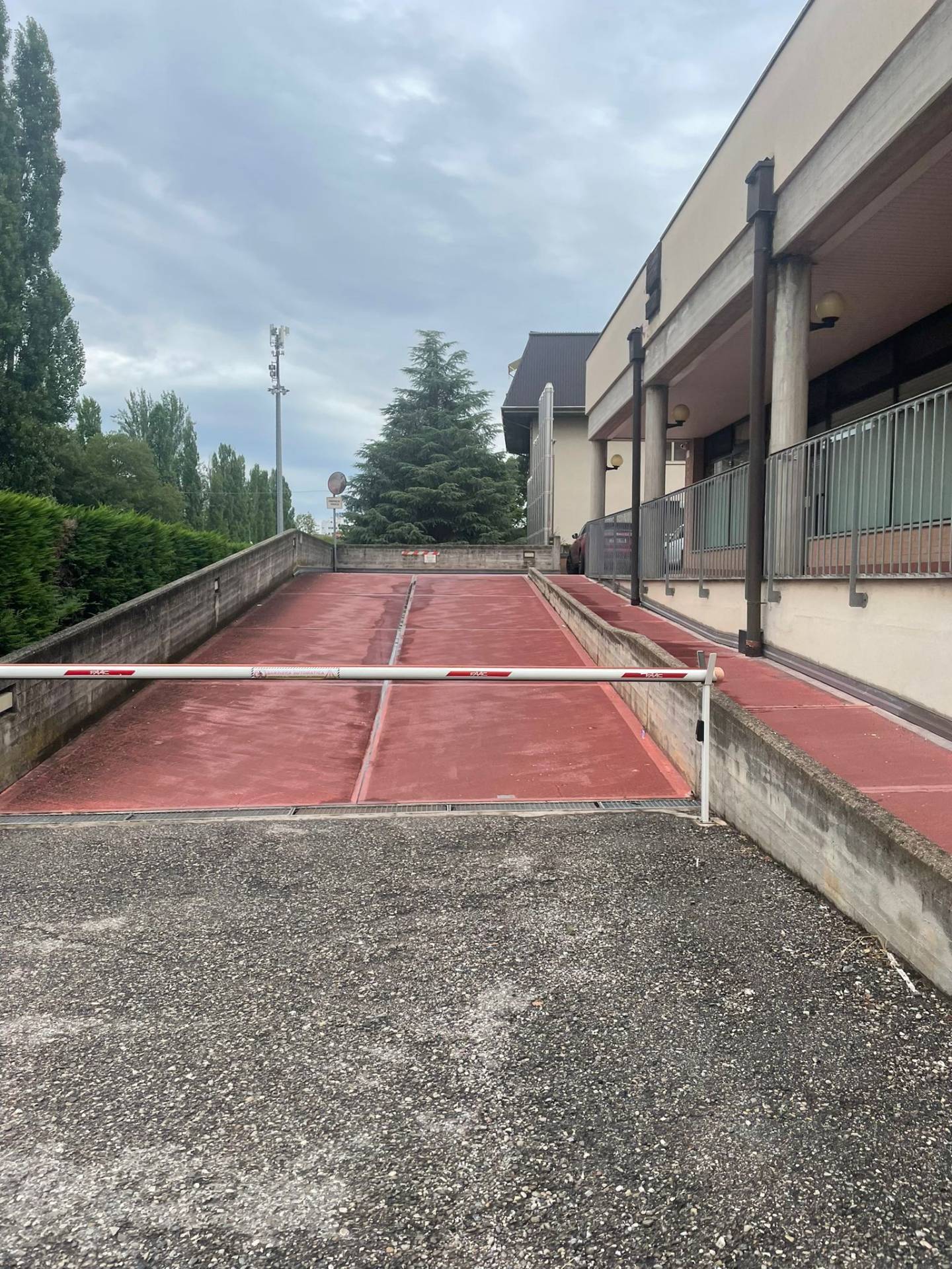 Box o garage in vendita a Cento