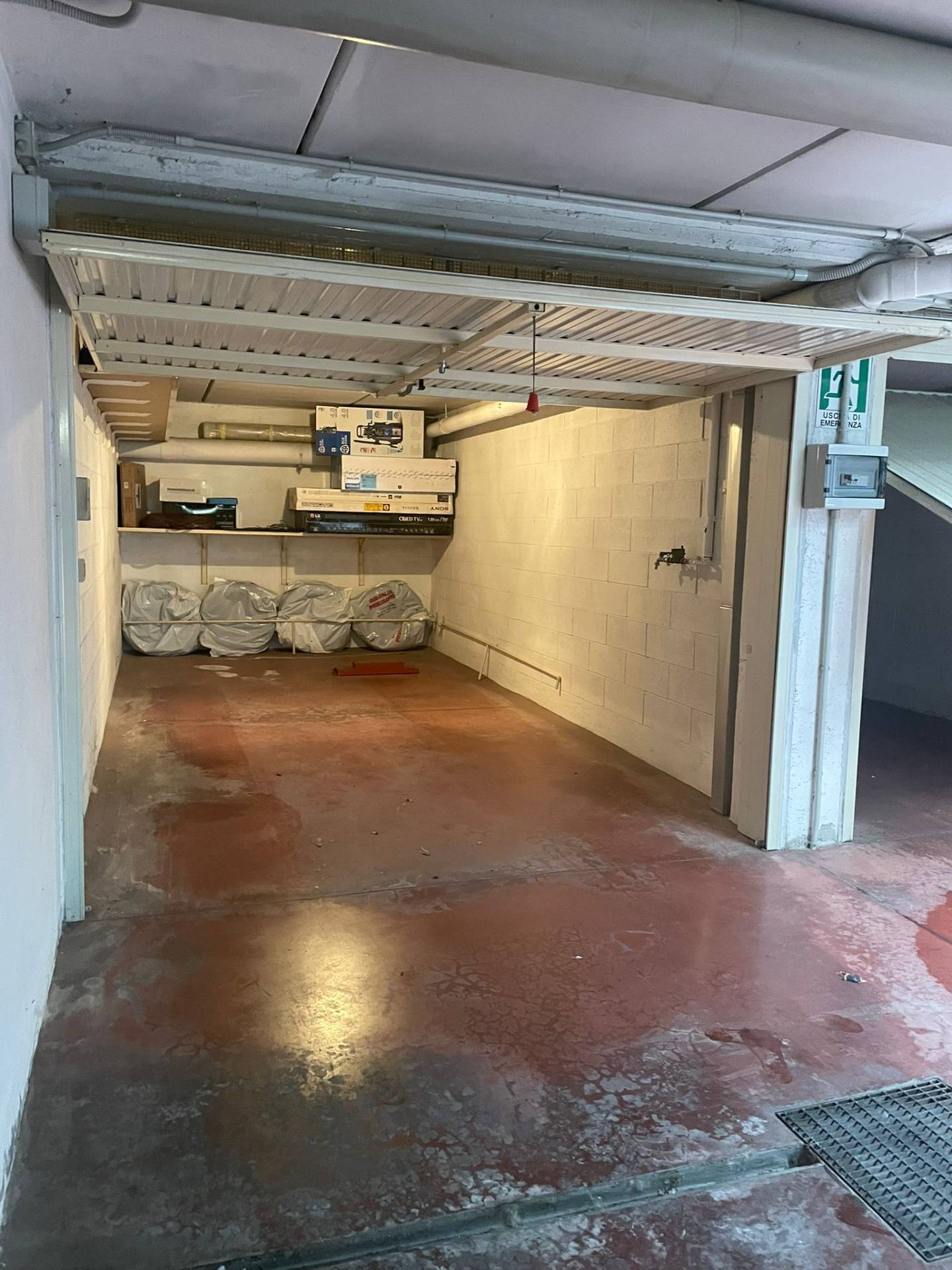 Box o garage in vendita a Cento