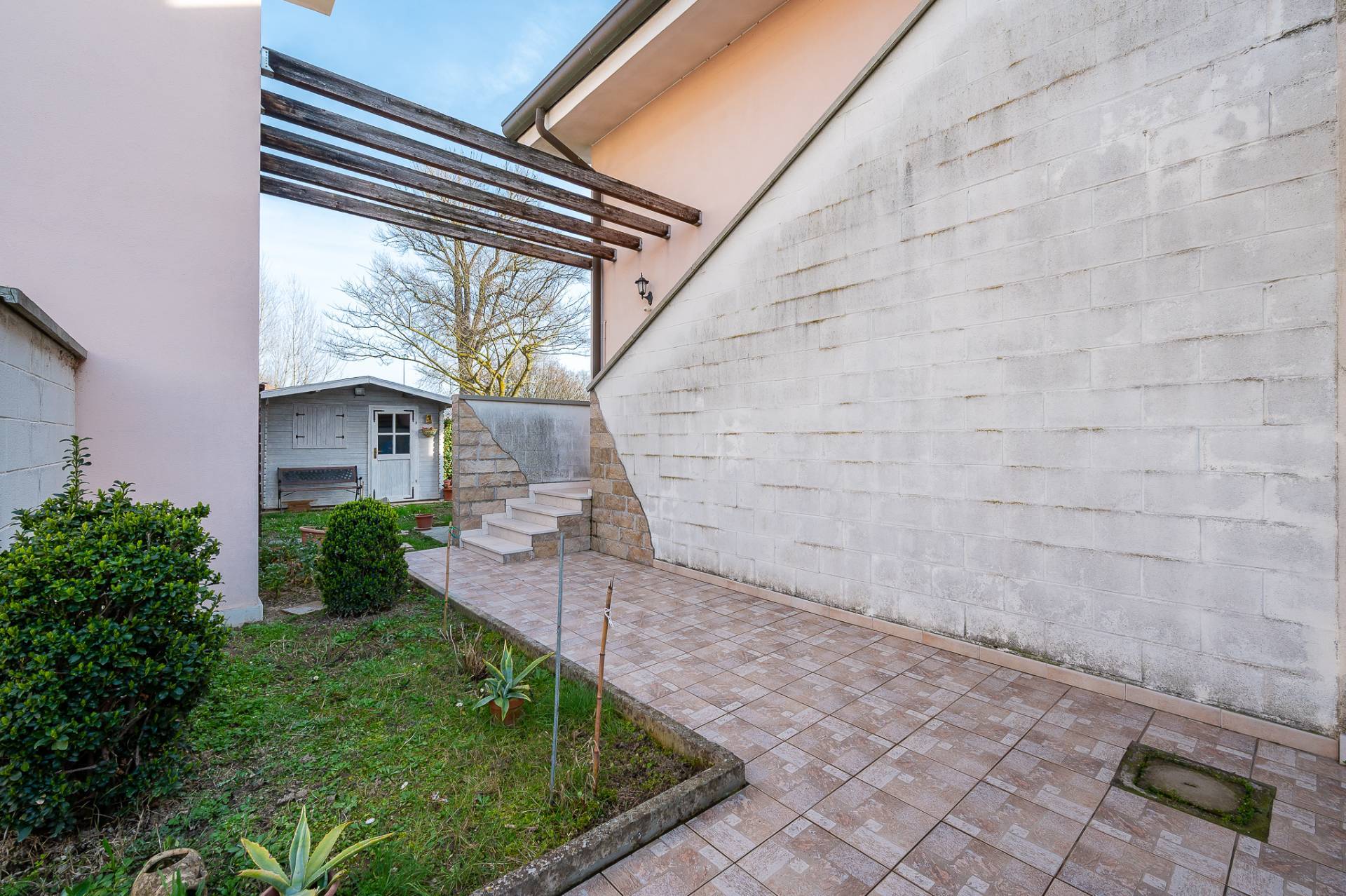 Appartamento con giardino privato in vendita a Pieve di Cento