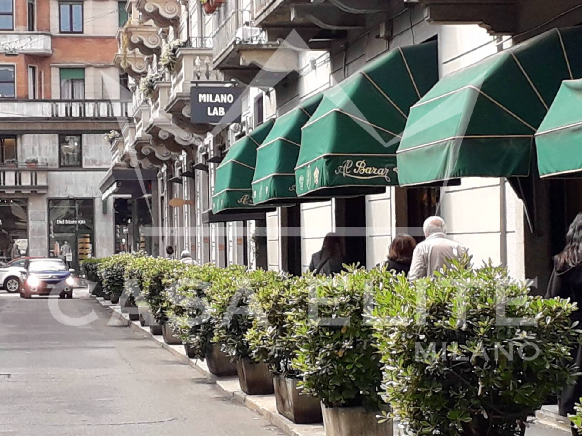 Locale commerciale in affitto a Milano, Vercelli