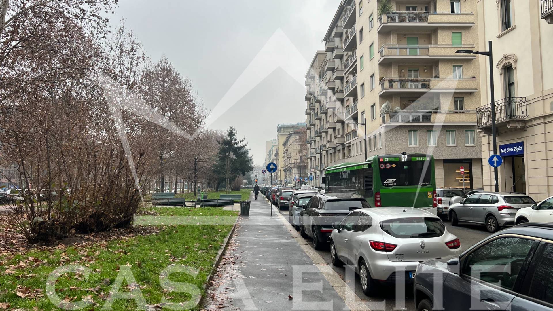 Locale commerciale in vendita a Milano, Sempione