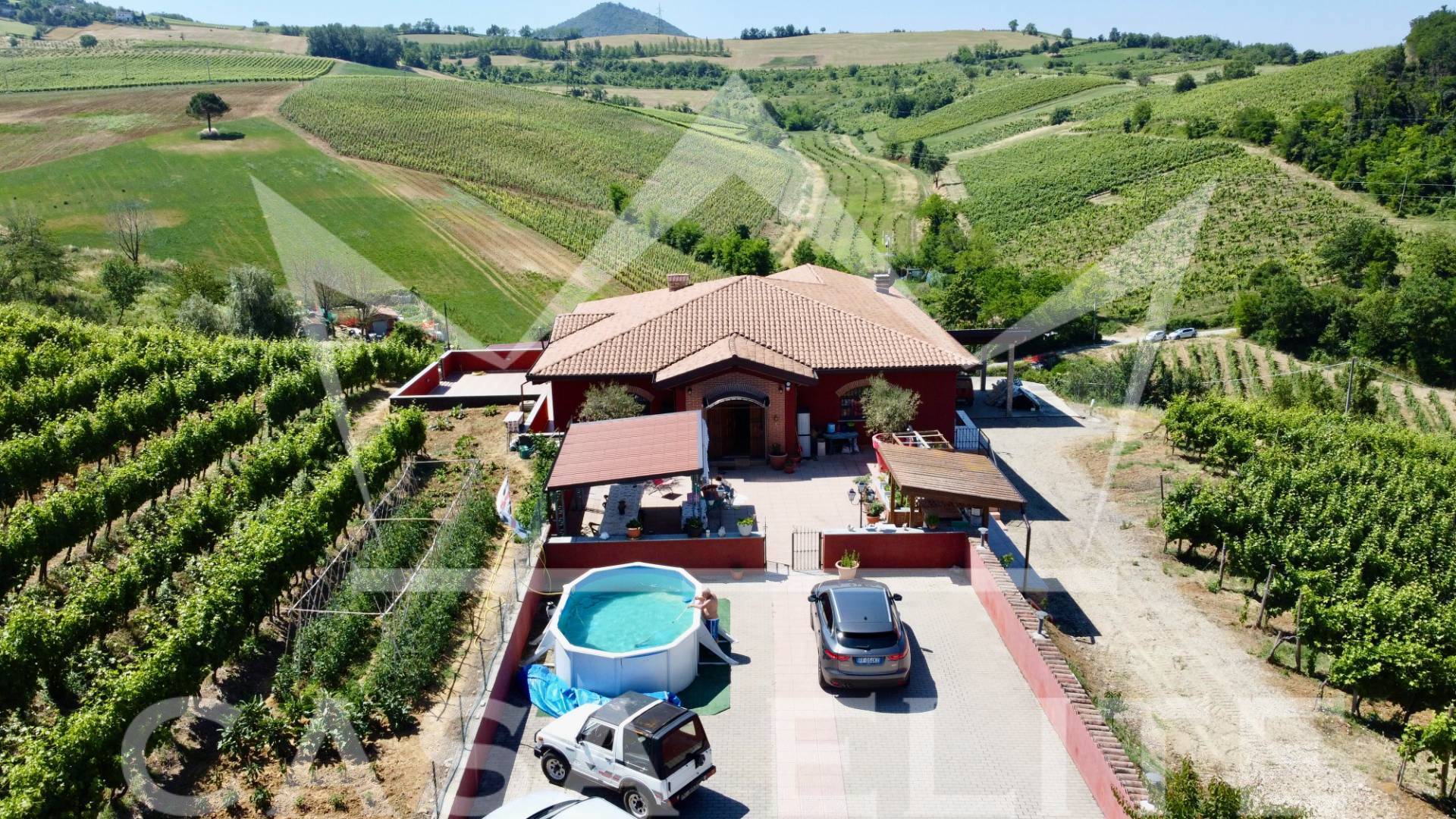 Tenuta in vendita a Retorbido, Oltrep Pavese