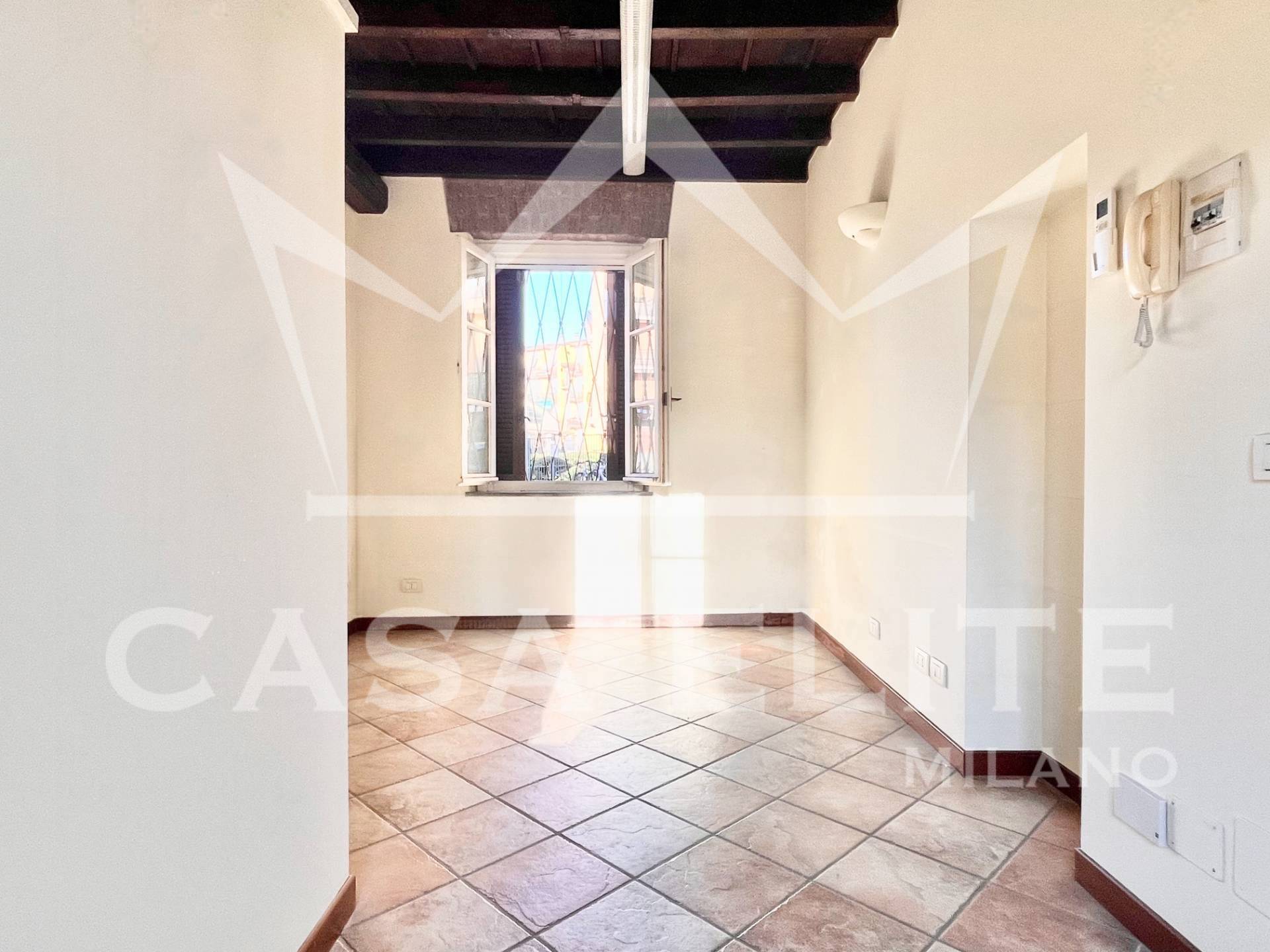 Locale commerciale in affitto a Abbiategrasso, Abbiategrasso Centro