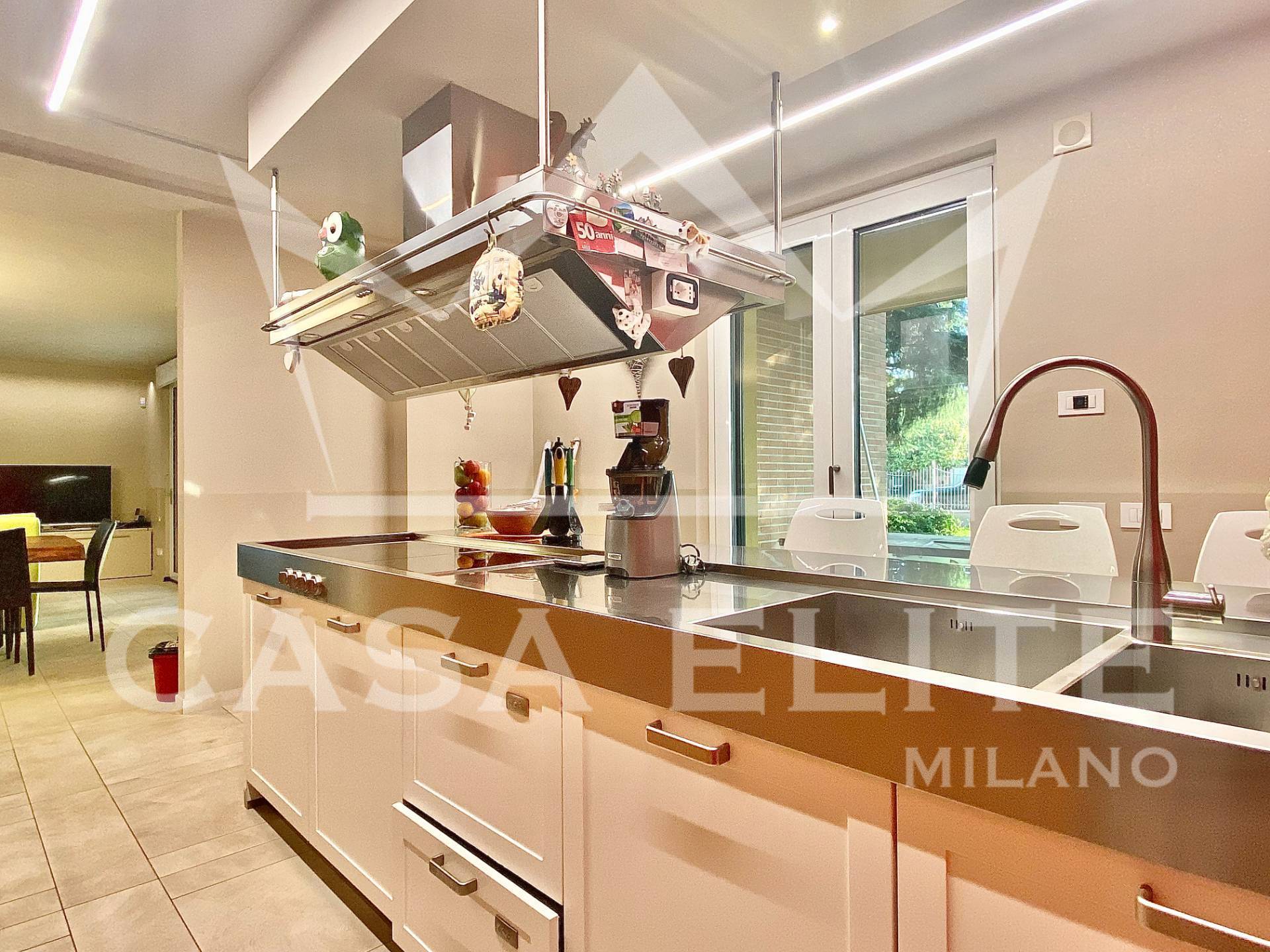 Villa bifamiliare in vendita a Corbetta, Corbetta