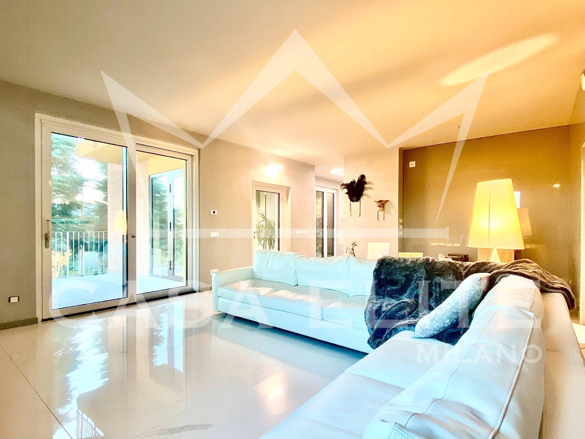 Villa bifamiliare in vendita a Corbetta, Corbetta