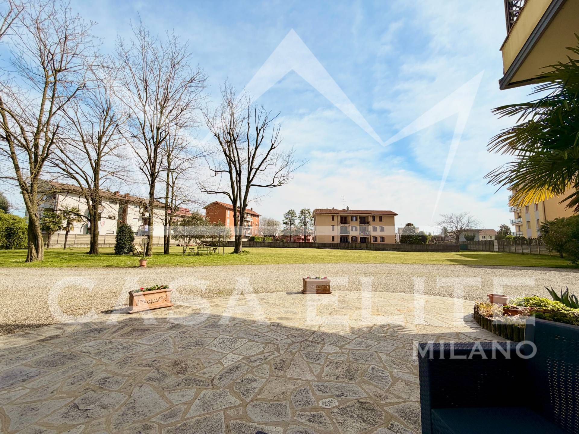 Casa indipendente con terreno edificabile in vendita a Boffalora sopra Ticino