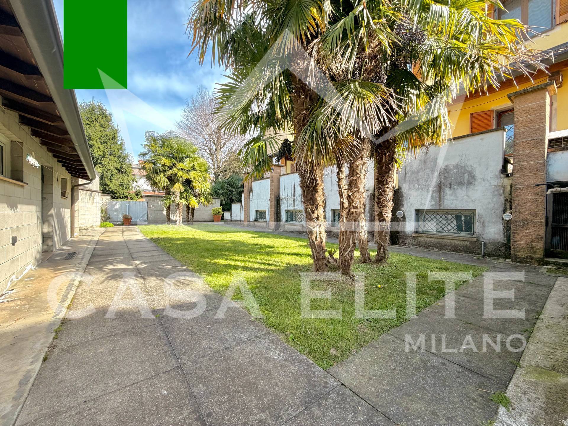 Casa indipendente con terreno edificabile in vendita a Boffalora sopra Ticino