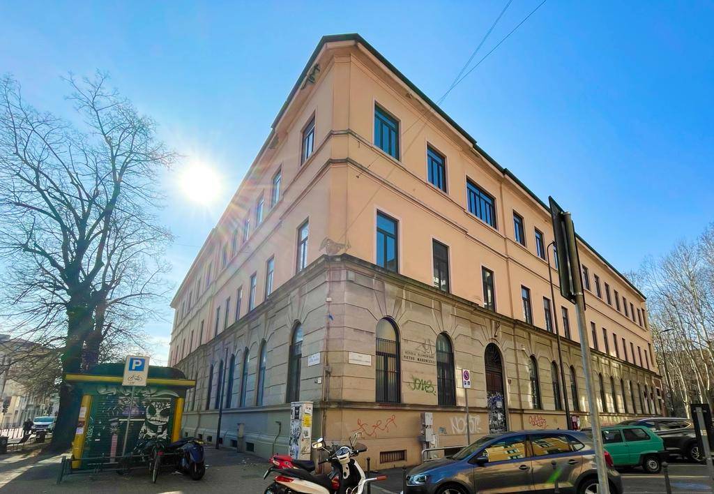 Palazzo intero stabile in vendita a Milano, Lambrate