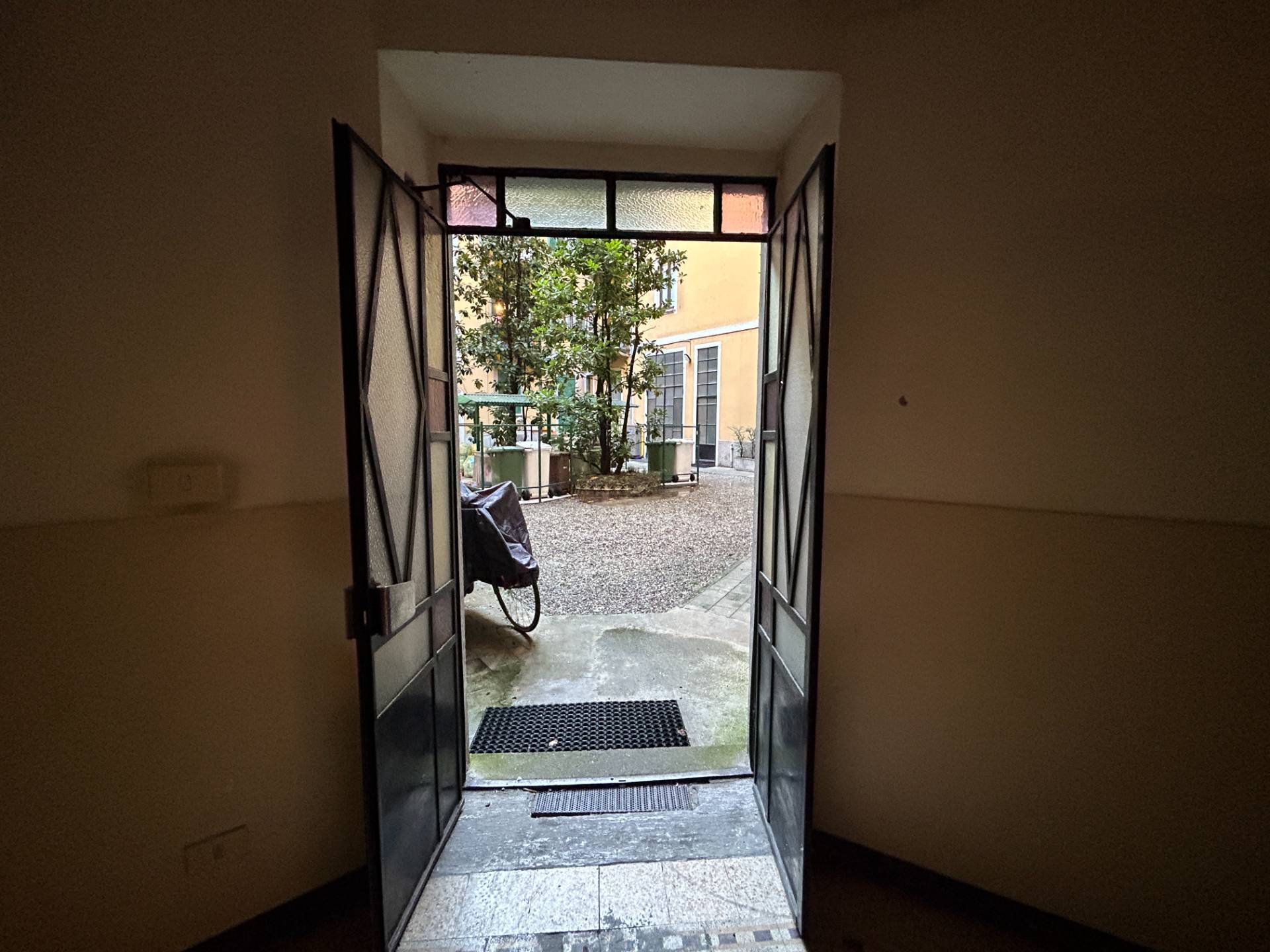 Deposito in vendita a Milano, Udine