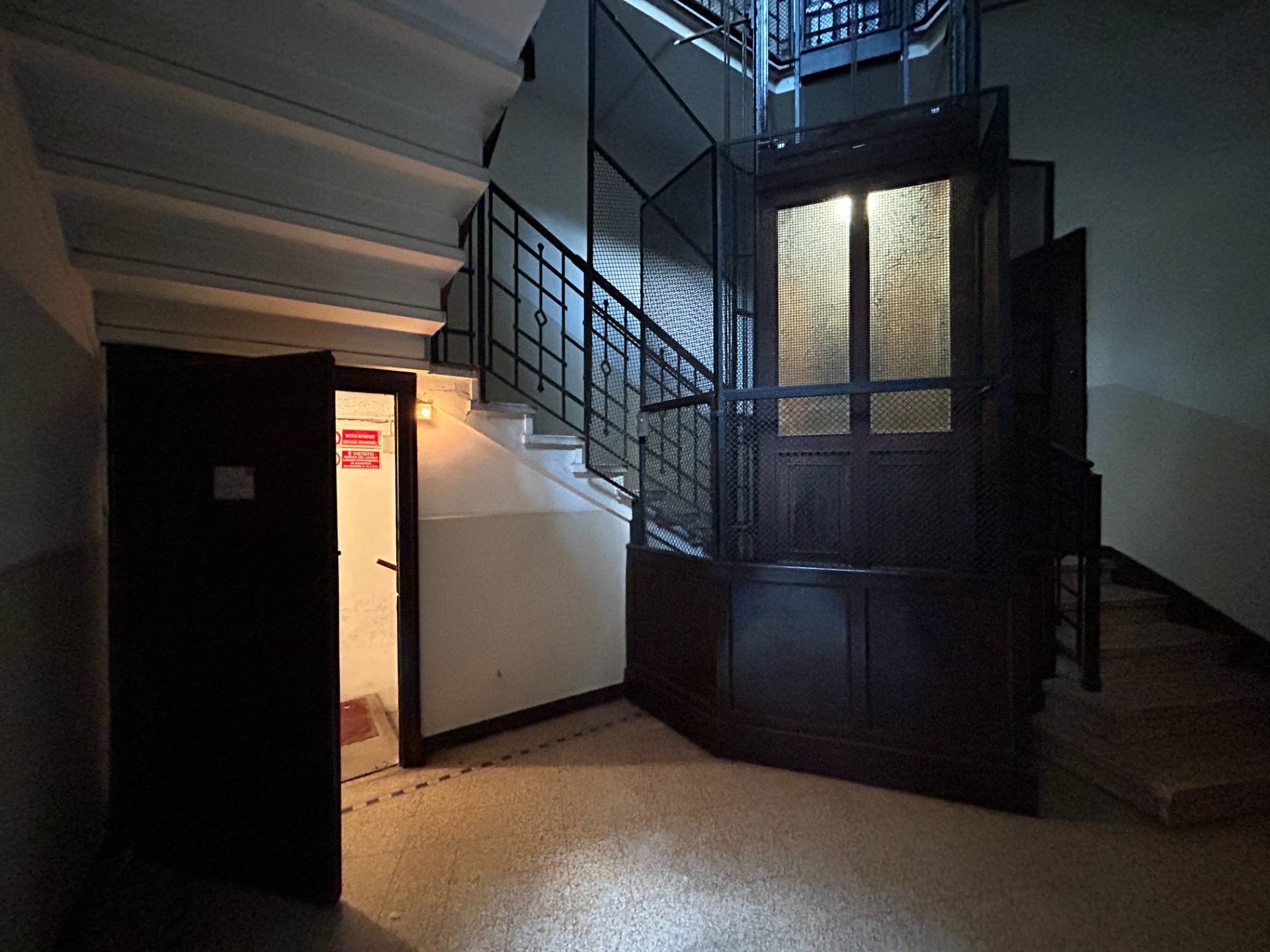 Deposito in vendita a Milano, Udine