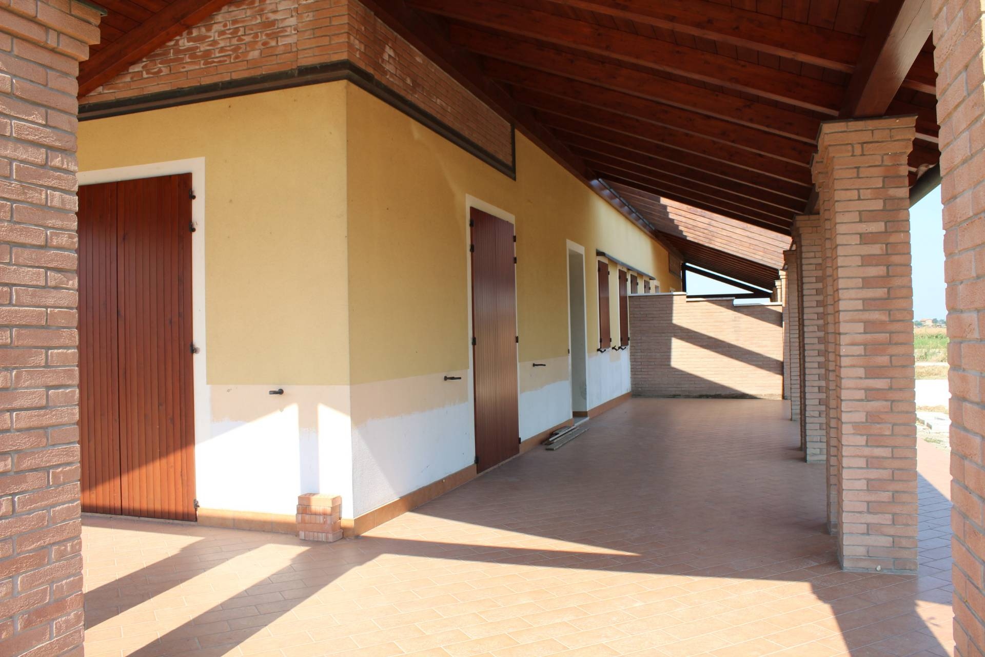 Villa bifamiliare in vendita a Cesena, Pioppa