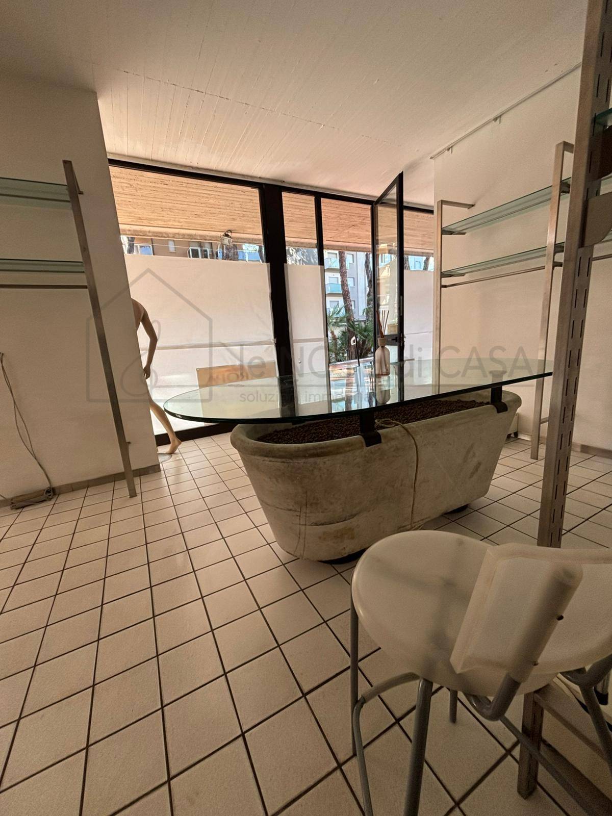 Locale commerciale in vendita a Cervia, Milano Marittima