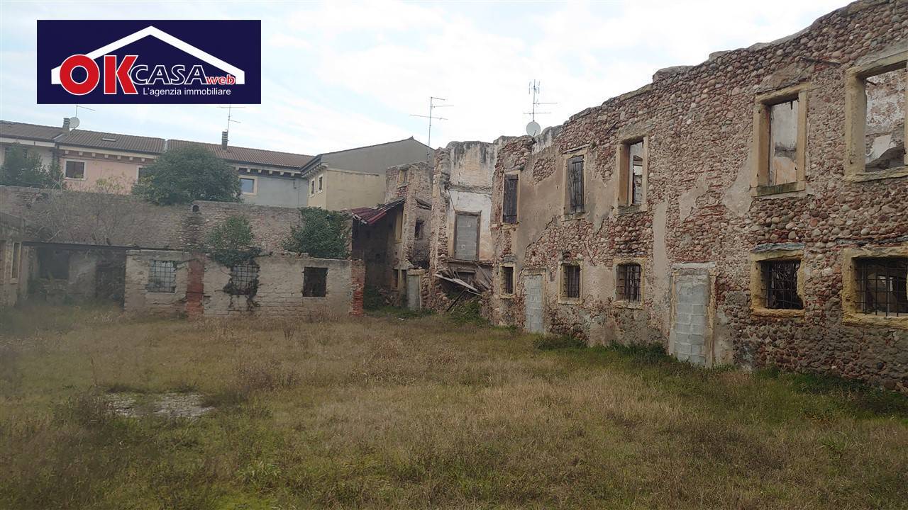 Rustico in vendita a Verona