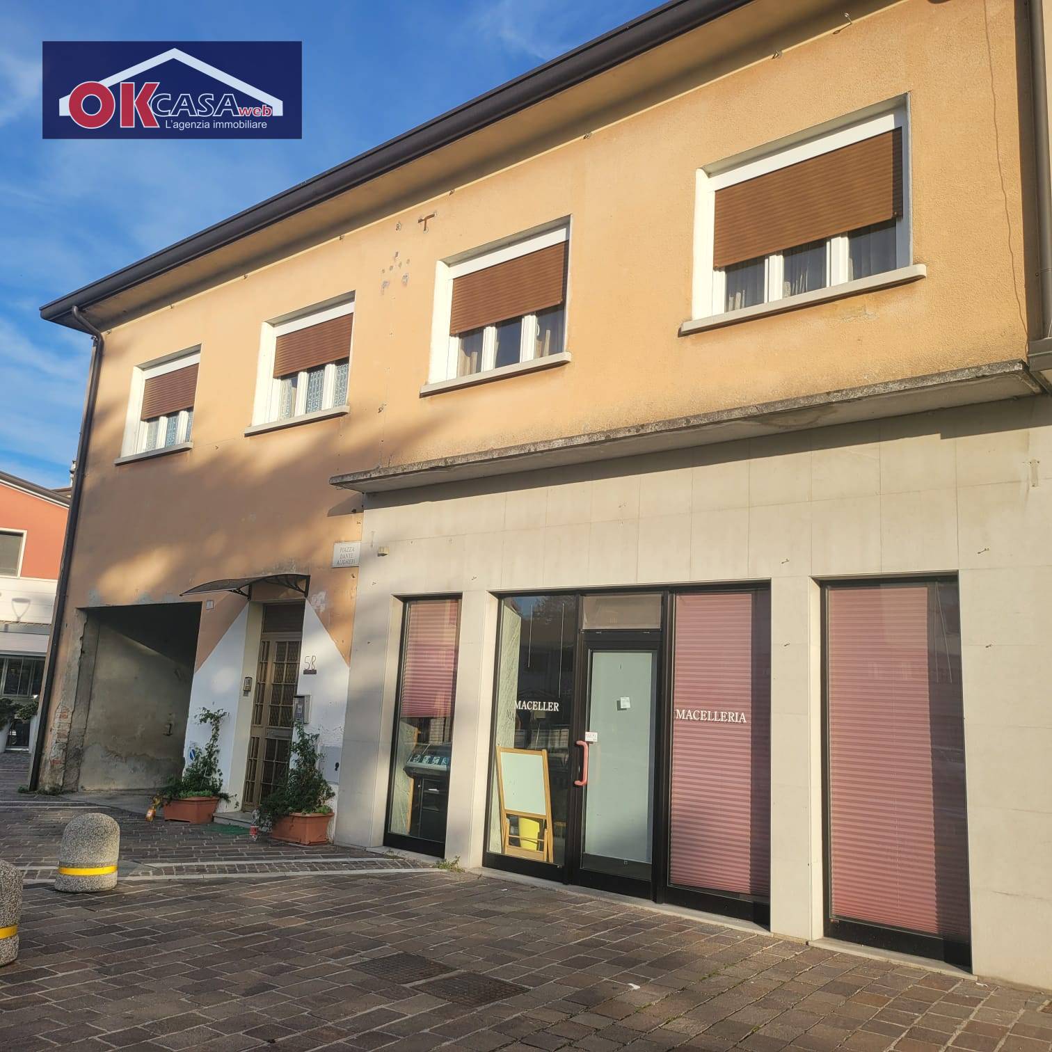 Locale commerciale in vendita a Staranzano