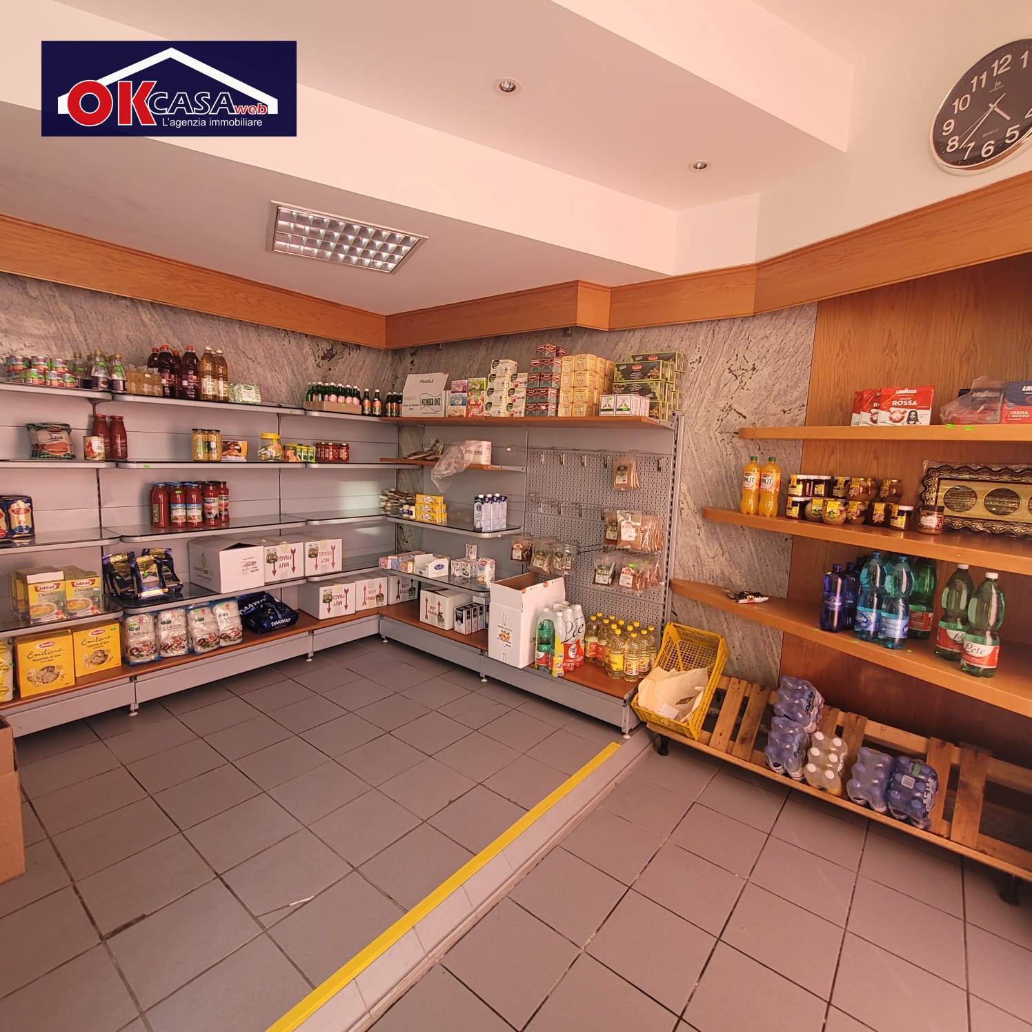 Locale commerciale in vendita a Staranzano