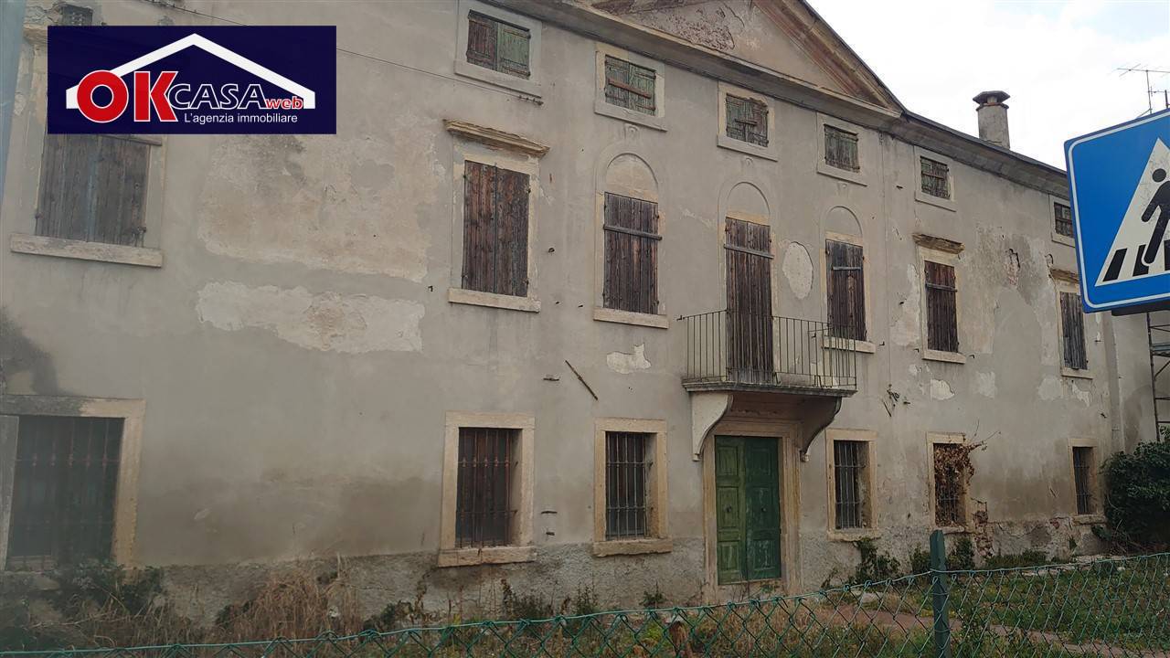 Rustico in vendita a Verona