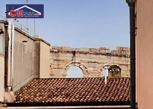 Appartamento in vendita a Verona, Centro storico