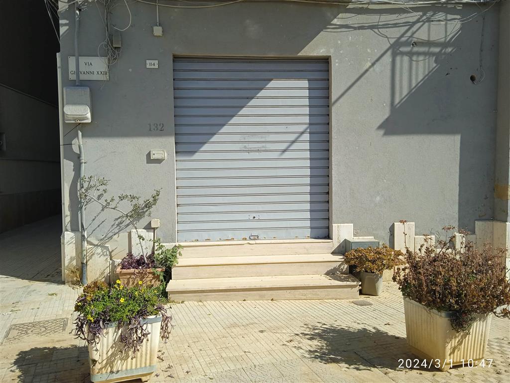 Locale commerciale in affitto in via giovanni xxiii, Agrigento