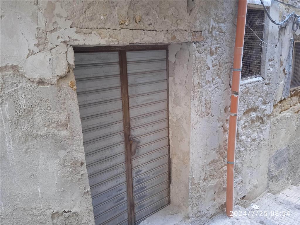 Magazzino da ristrutturare in vicolo salemi, Agrigento