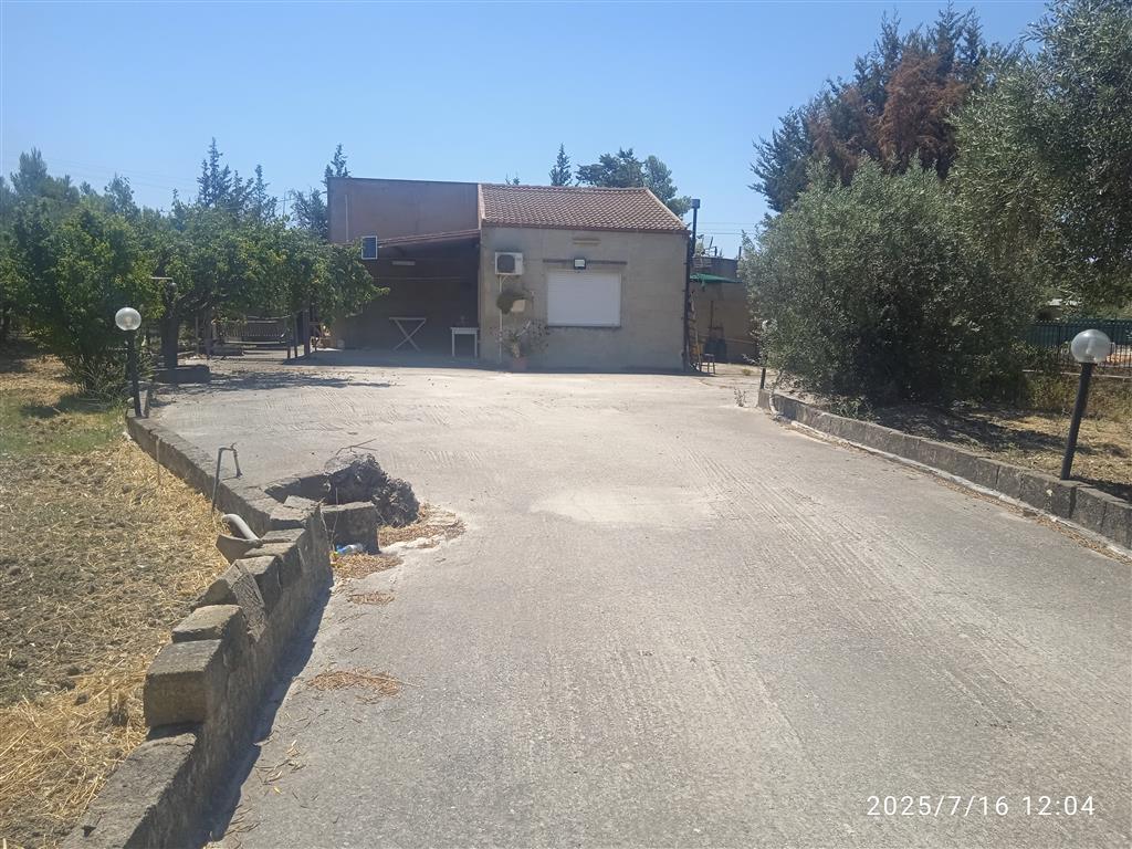 Casa indipendente con giardino in contrada san benedetto, Favara