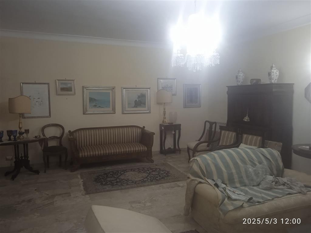 Appartamento con giardino in viale emporium, Agrigento