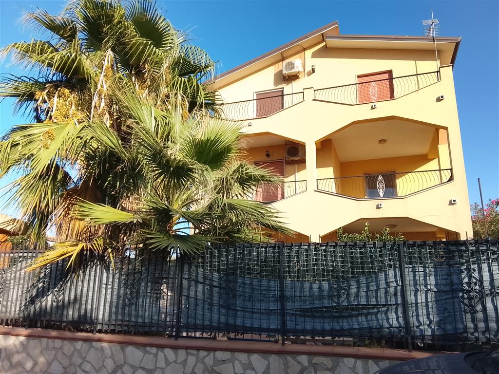 Villa con giardino in via dei fiumi, Agrigento