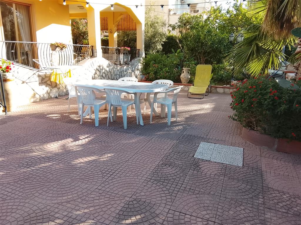 Villa con giardino in via dei fiumi, Agrigento