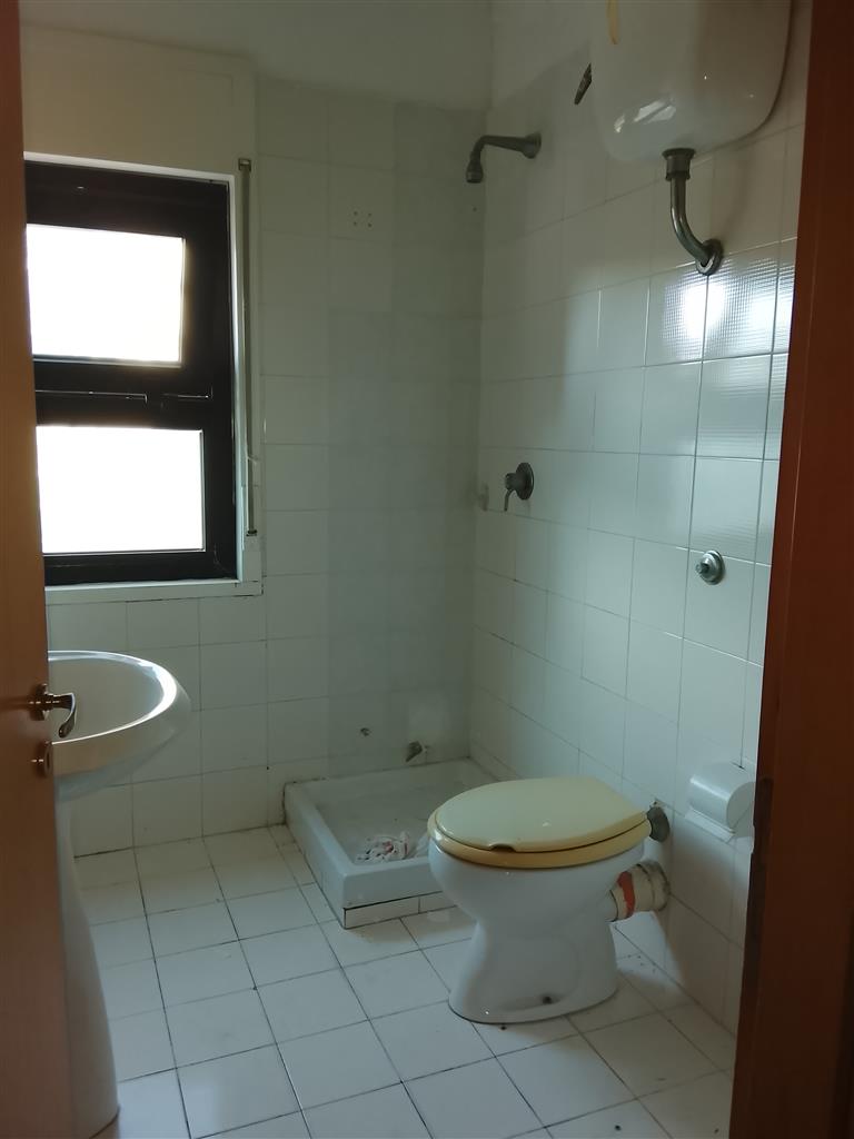 Negozio in affitto in via piersanti mattarella, Agrigento