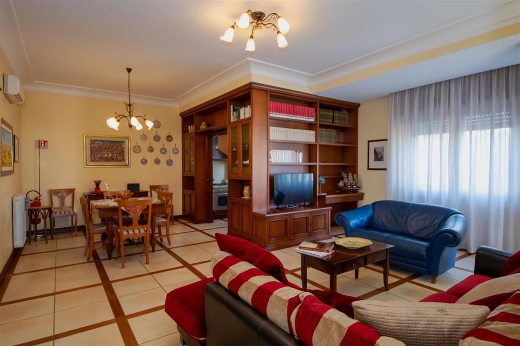 Appartamento vista mare in via f. crispi, Agrigento