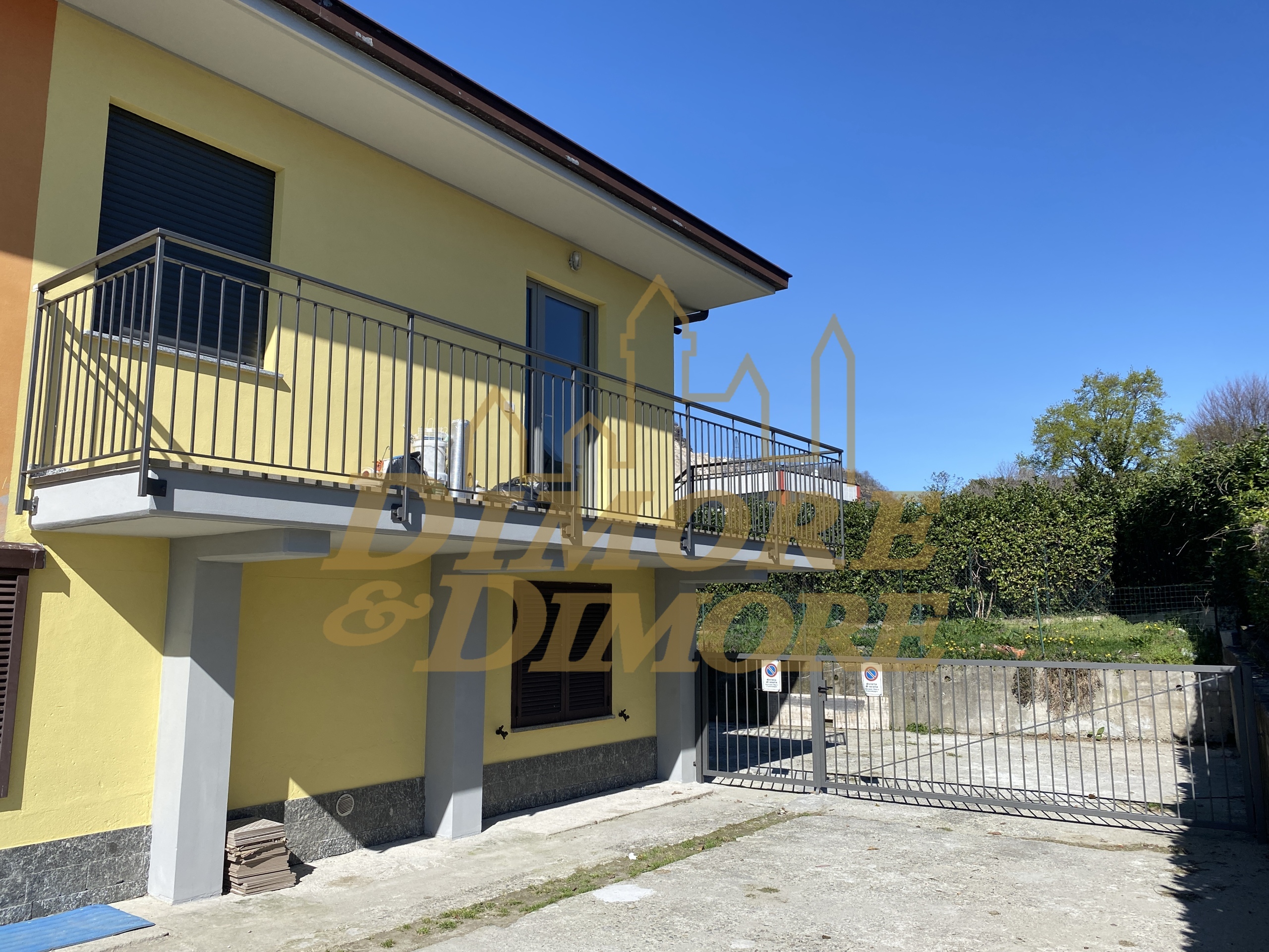 Trilocale con giardino in via case sparse 11, Baveno
