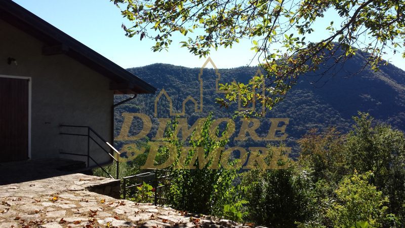 Casa indipendente vista lago a Caprezzo