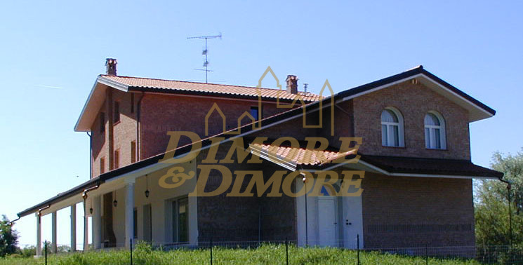 Villa con giardino in via martire gaudenzio martinetti 223, Cavallirio