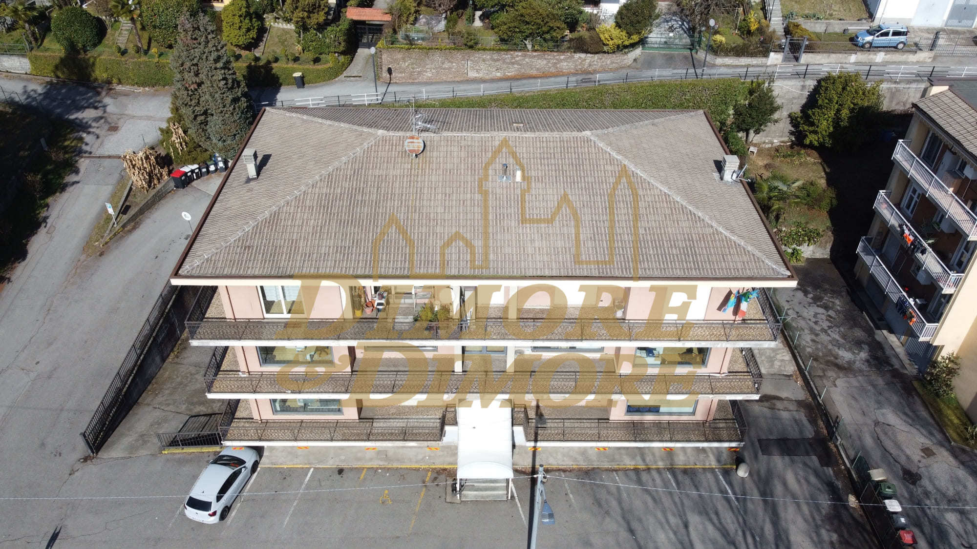 Stabile/Palazzo vista lago in strada statale 34 del lago maggiore 284a, Verbania