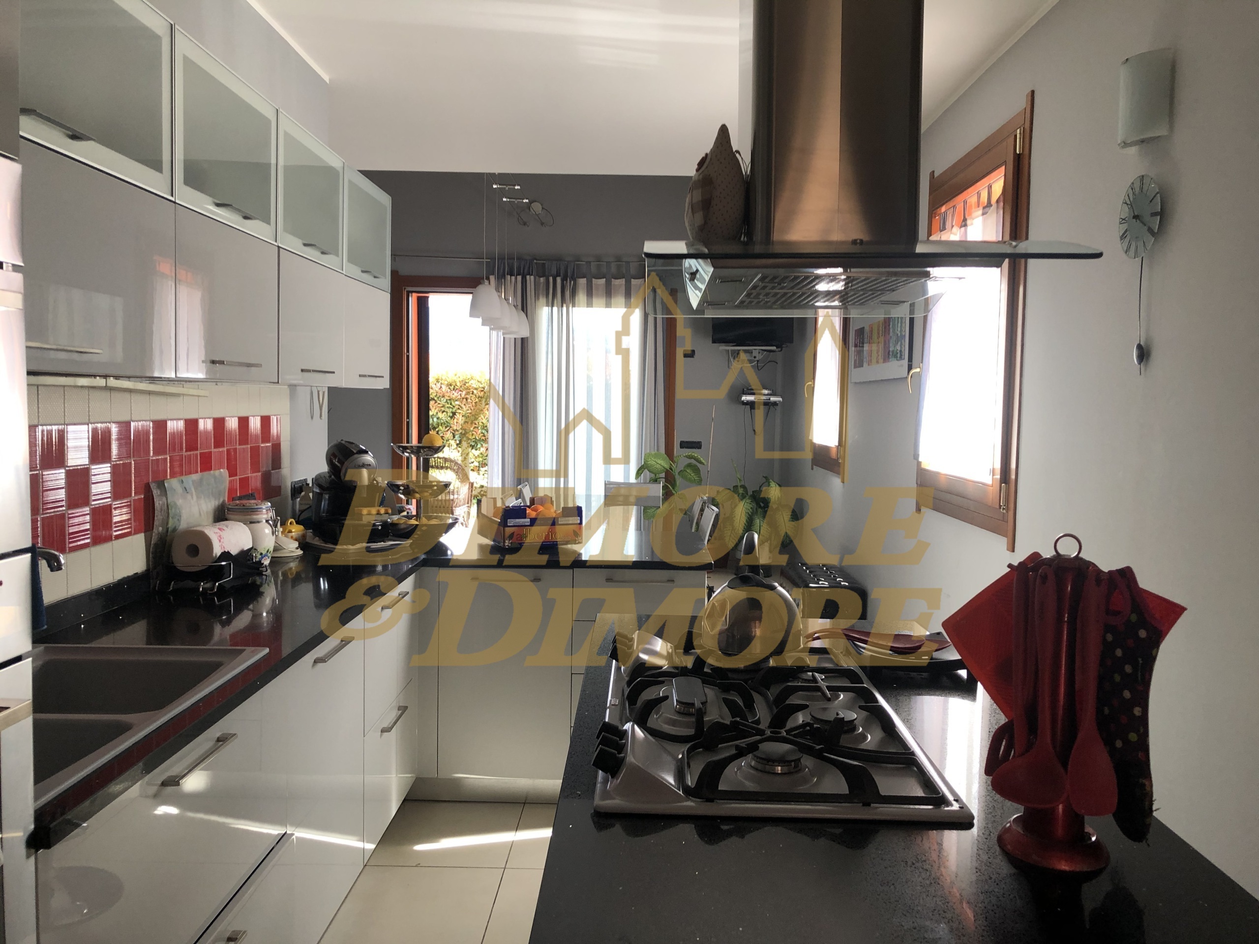 Casa indipendente con giardino in via pezza, Mesenzana