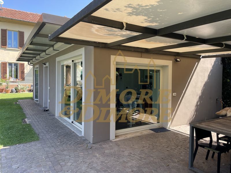 Casa indipendente con giardino a Taino