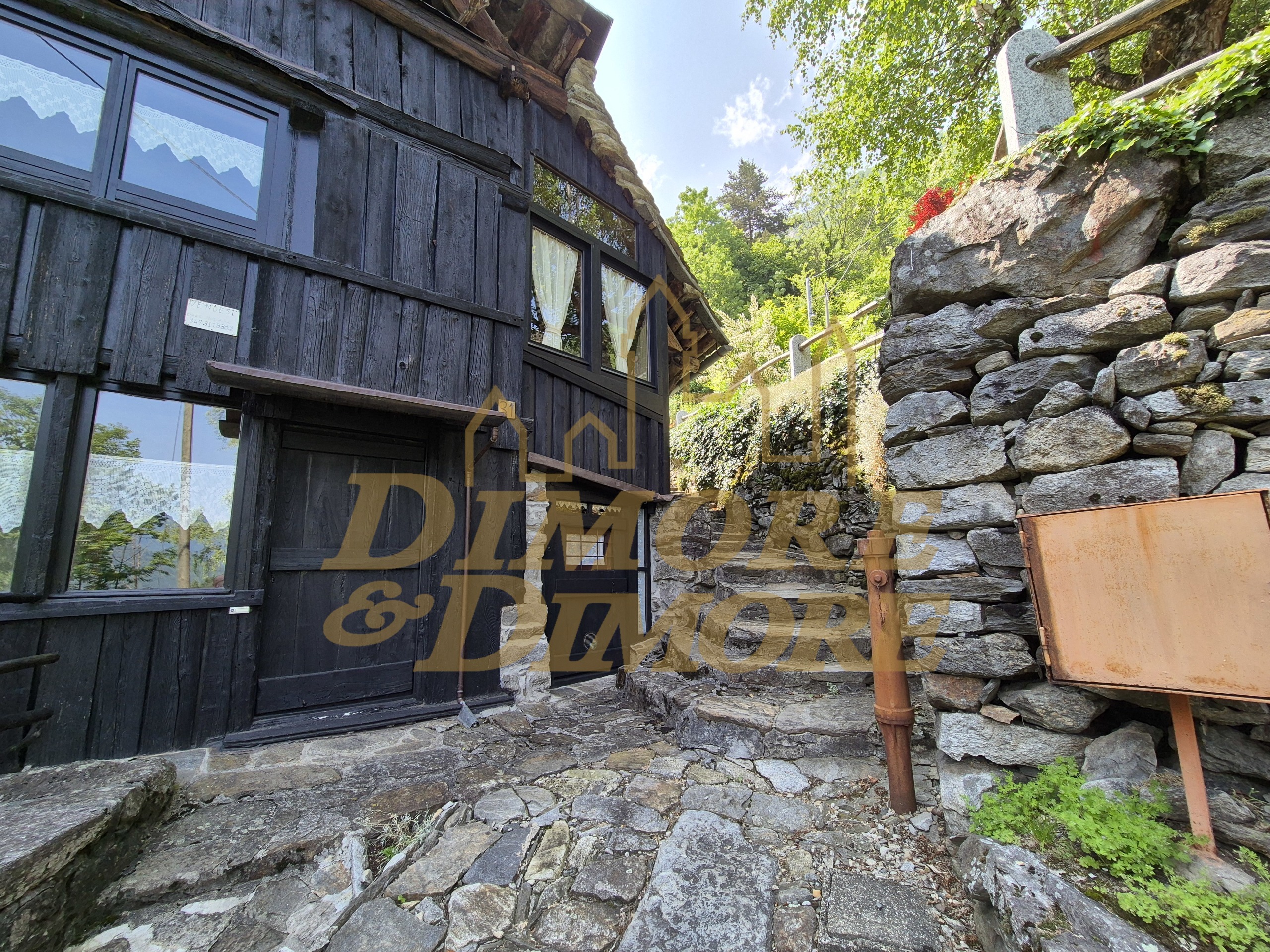 Casa indipendente con giardino in ronchi dentro, Vanzone con San Carlo