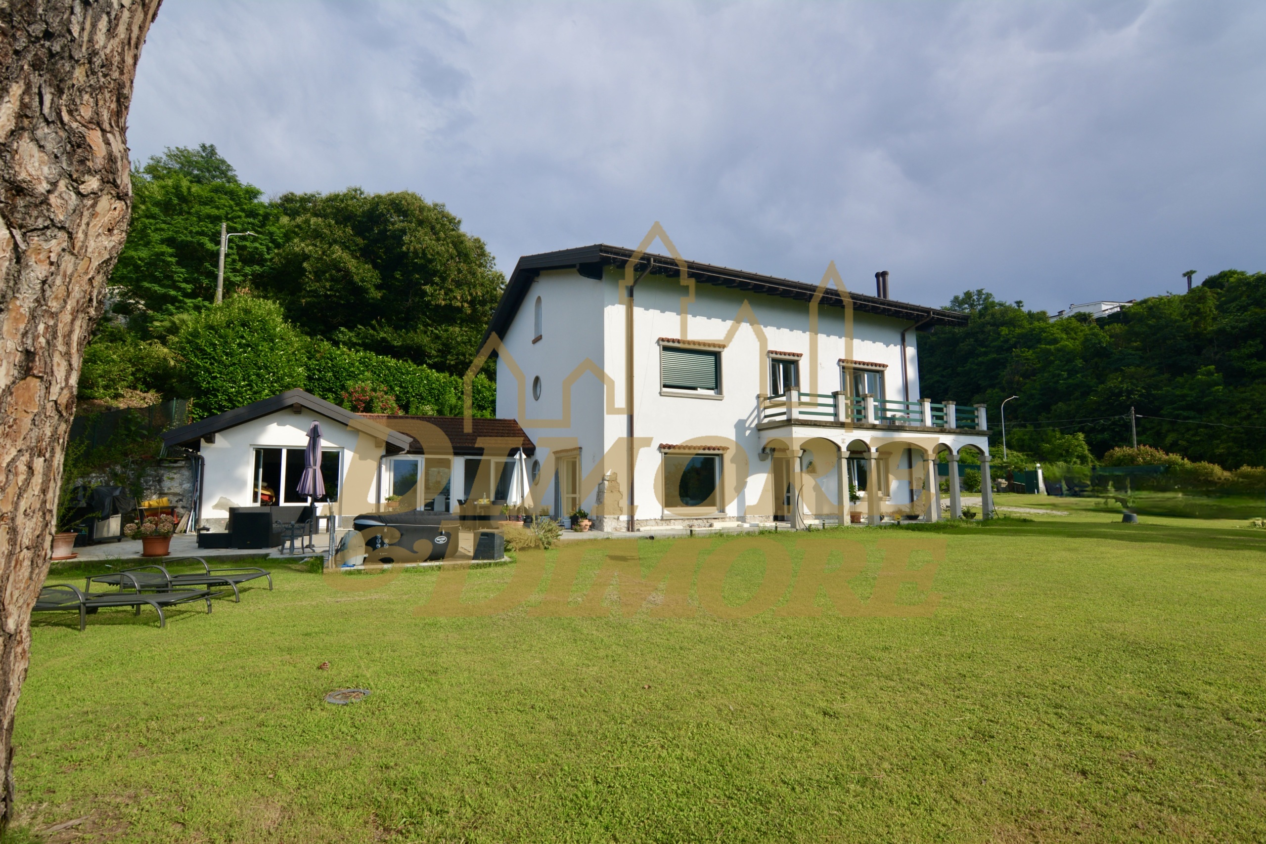 Villa con giardino in via portovaltravaglia 39, Brezzo di Bedero