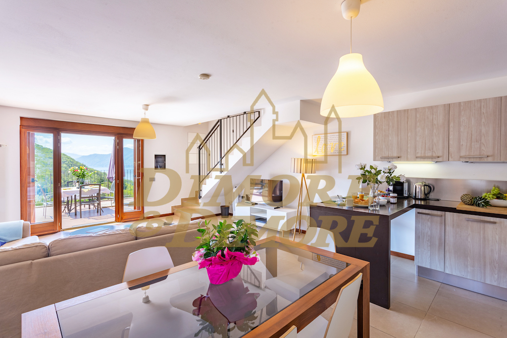 Villetta a schiera vista lago, Luino colmegna