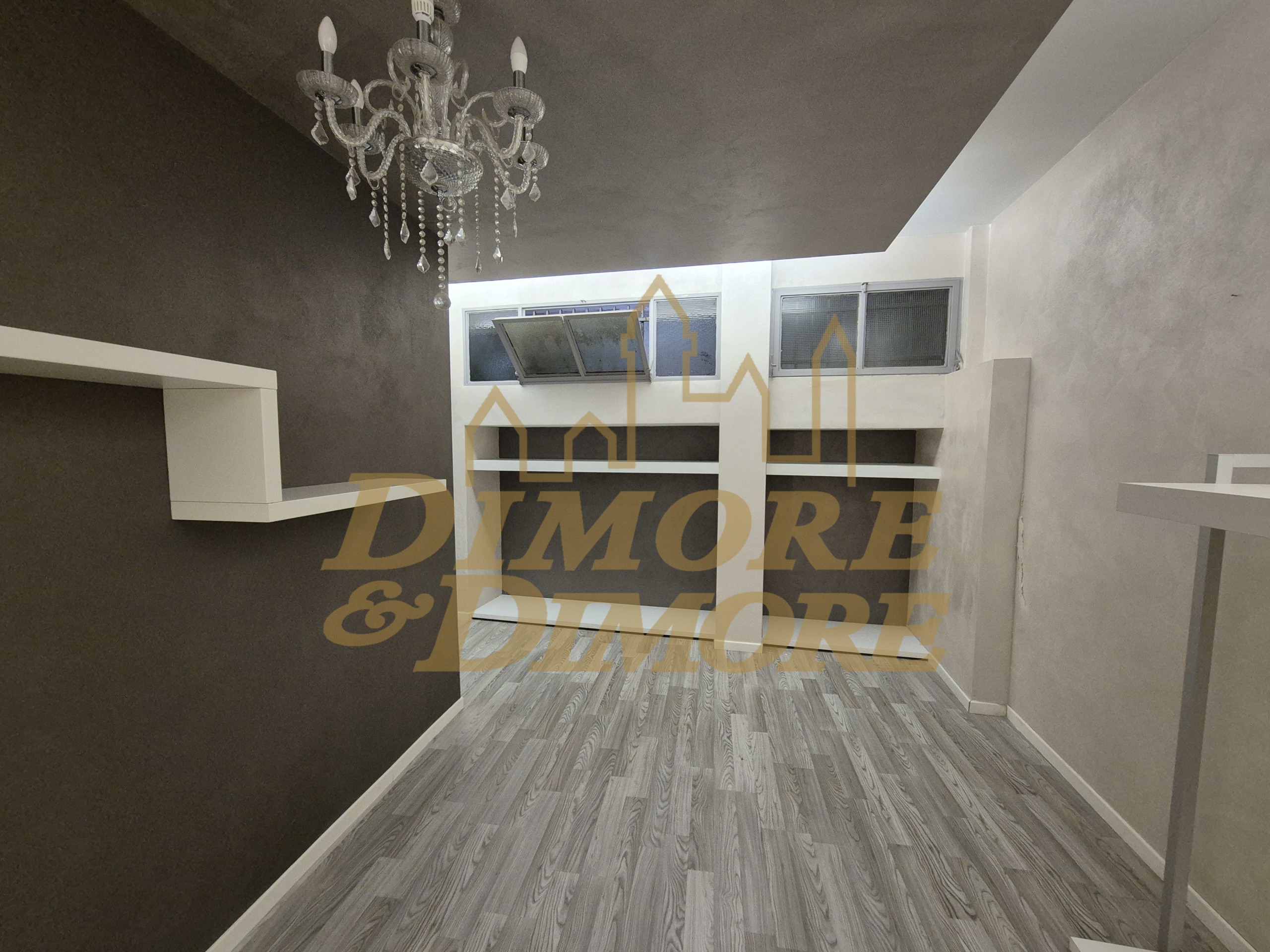 Locale commerciale ristrutturata in piazza san vittore 2, Verbania