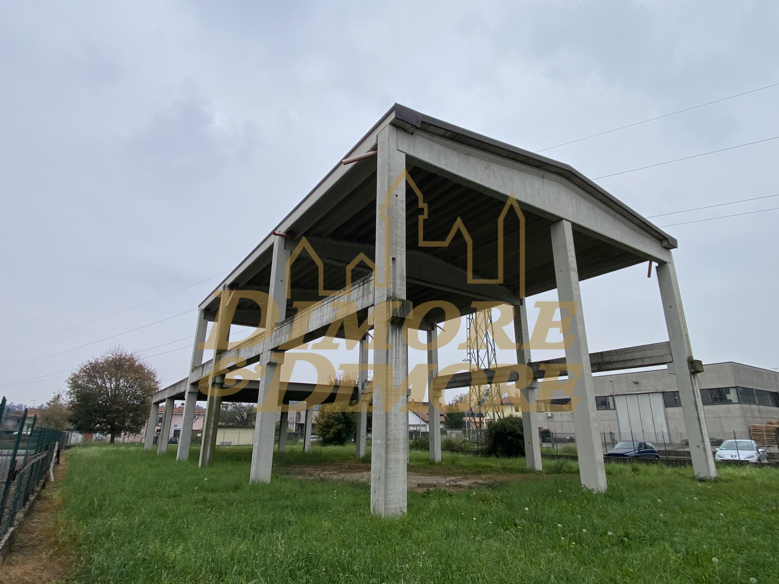 Capannone in vendita a Borgo Ticino