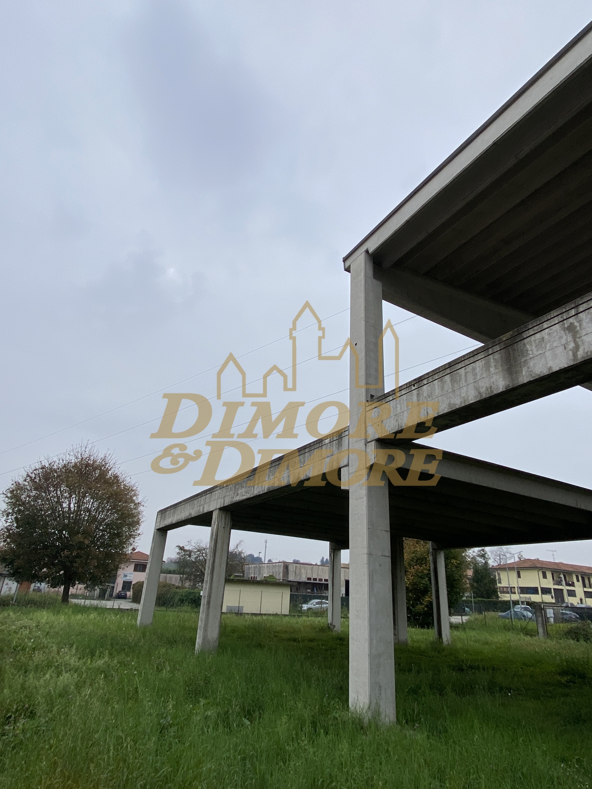 Capannone in vendita a Borgo Ticino