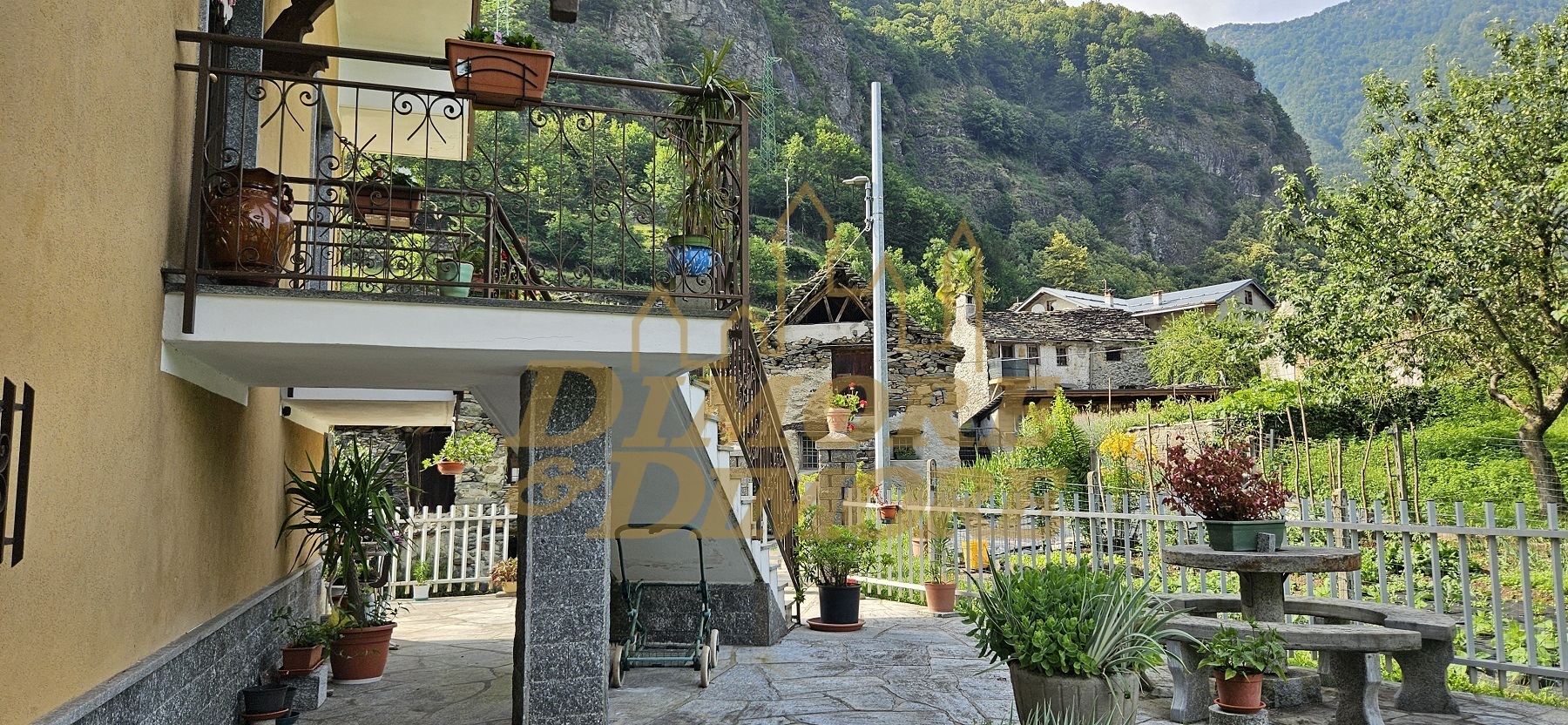 Villa con giardino a Calasca-Castiglione