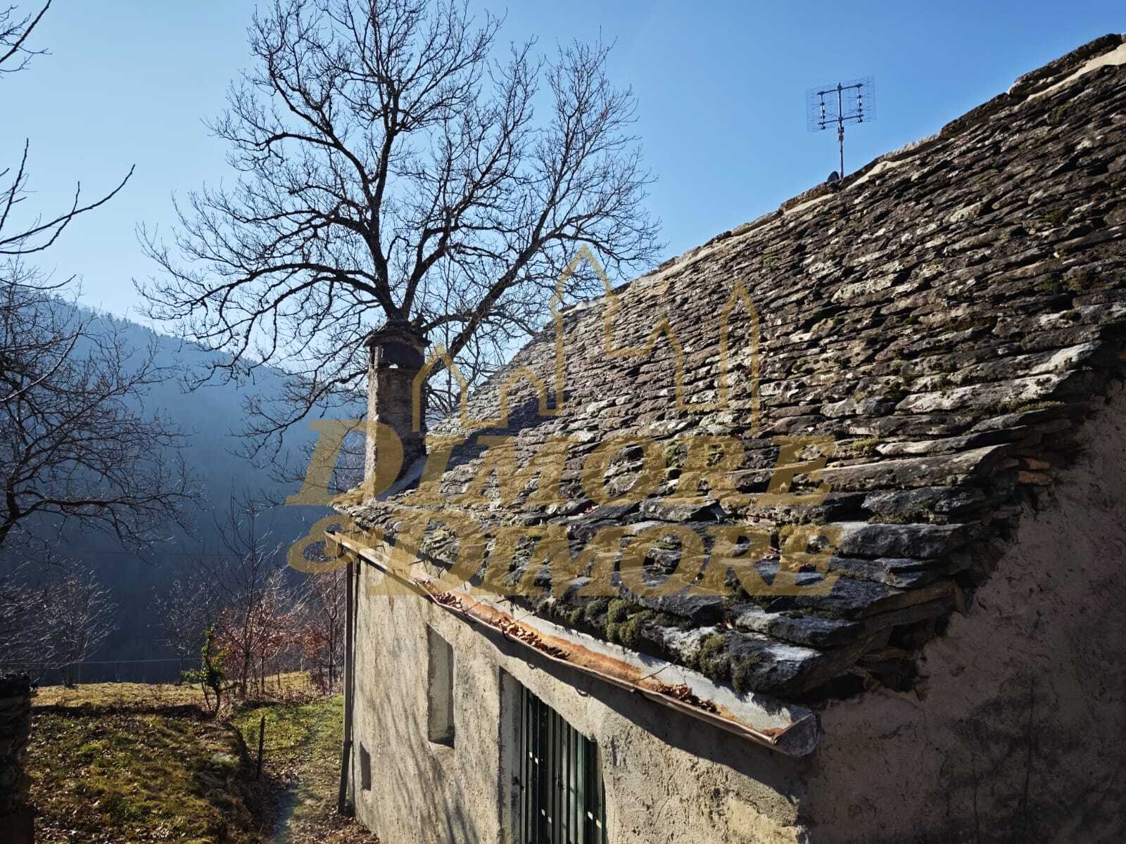Rustico con giardino in via colonnello giuseppe garbagni 92, Craveggia