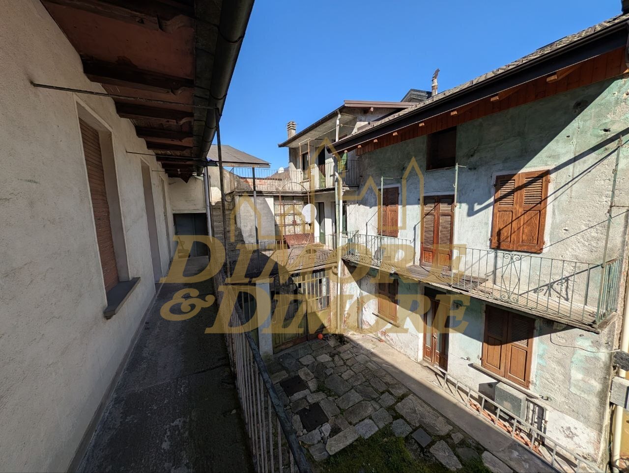 Casa indipendente con giardino a Anzola d'Ossola