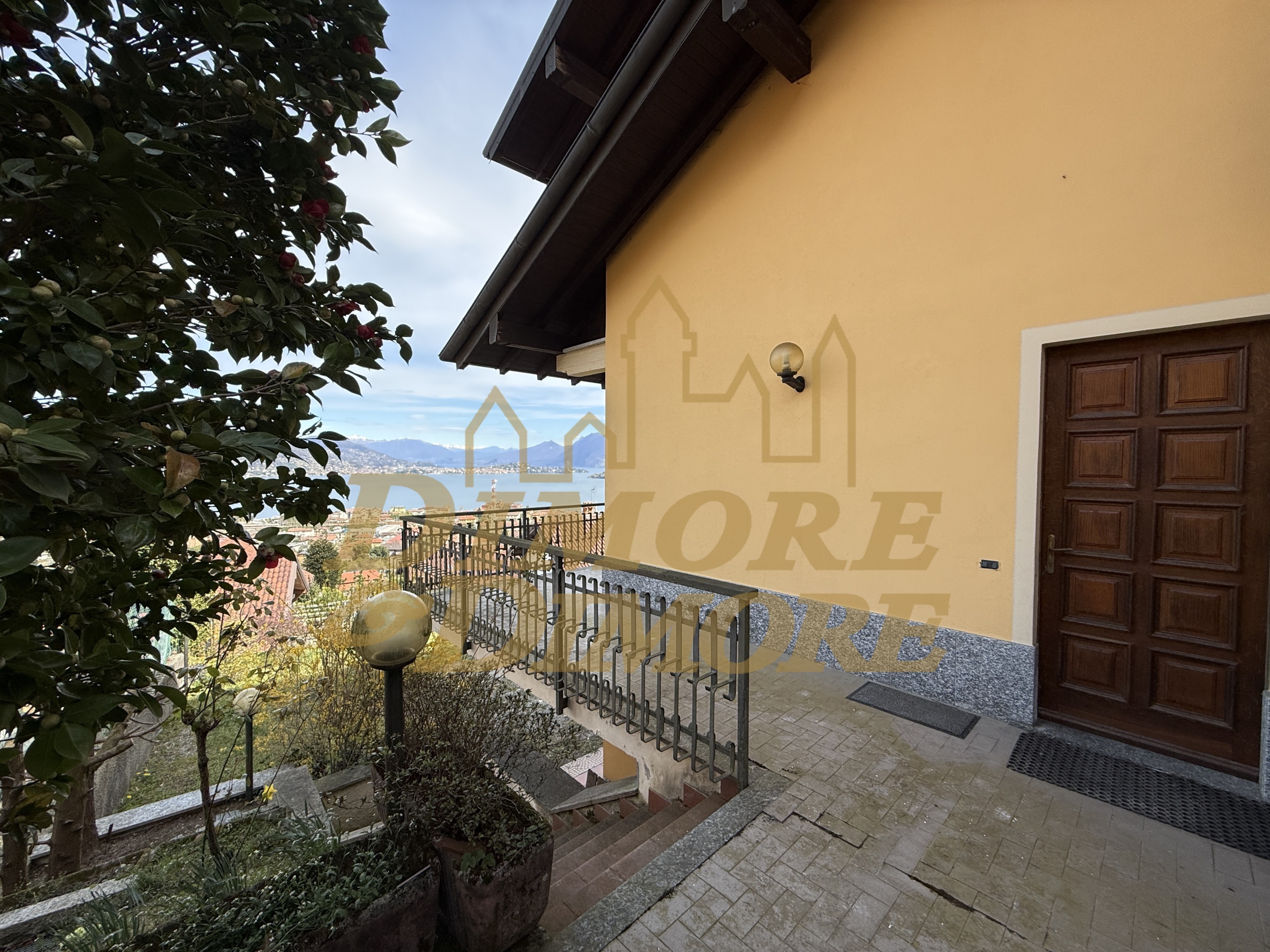 Casa indipendente vista lago in via a. fraccaroli 43, Baveno