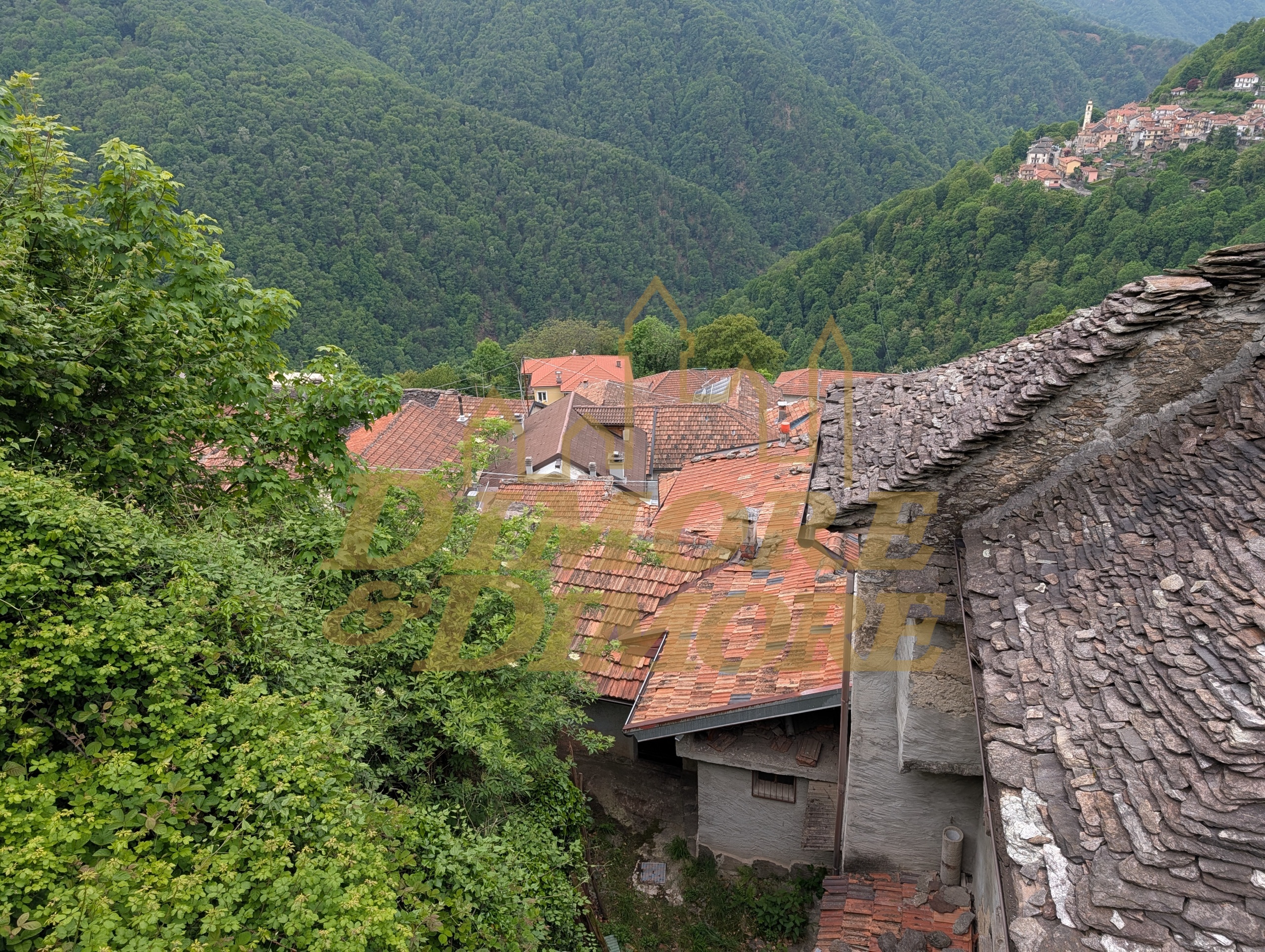 Casa indipendente con giardino a Loreglia
