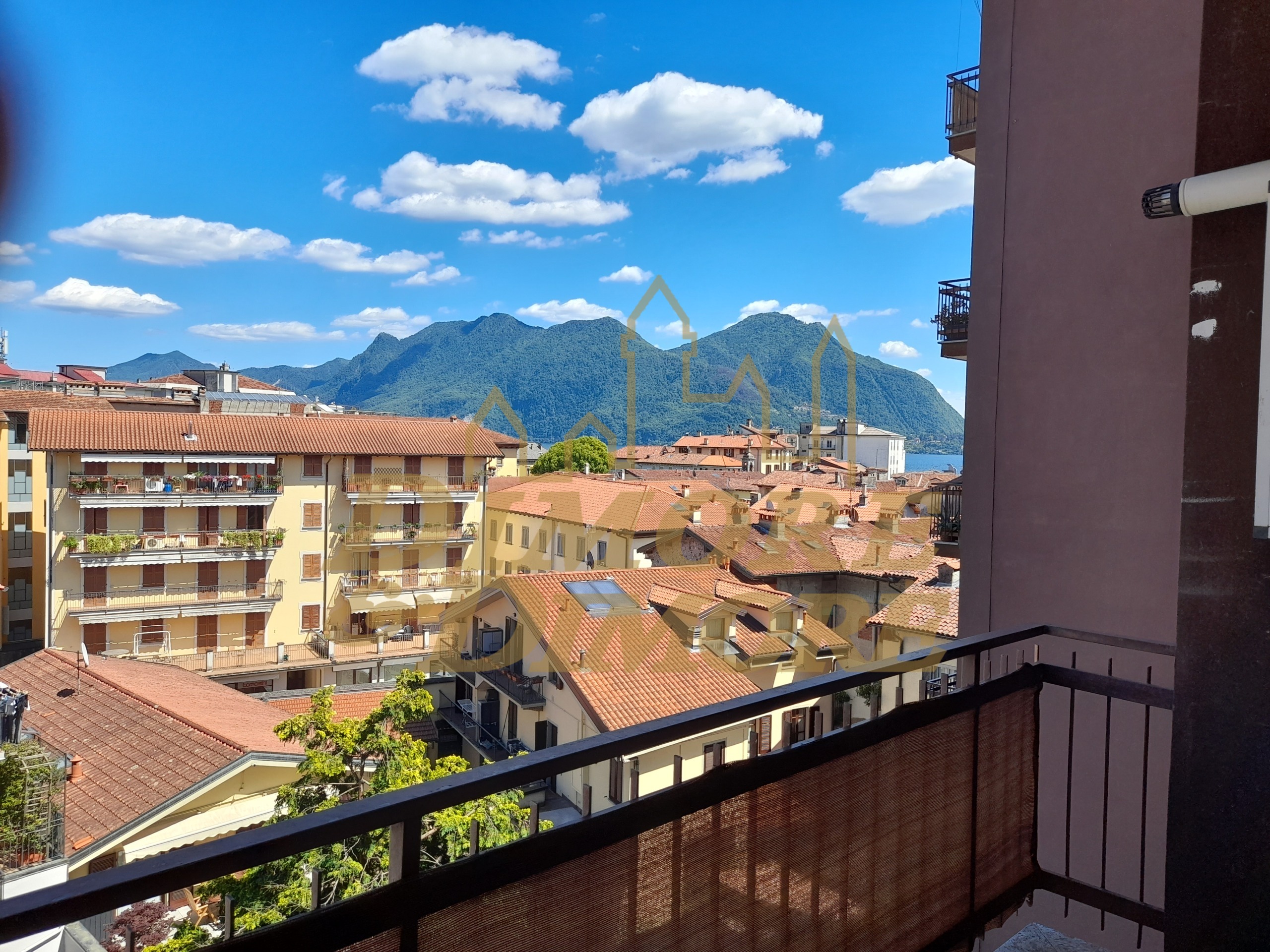 Trilocale con box a Verbania