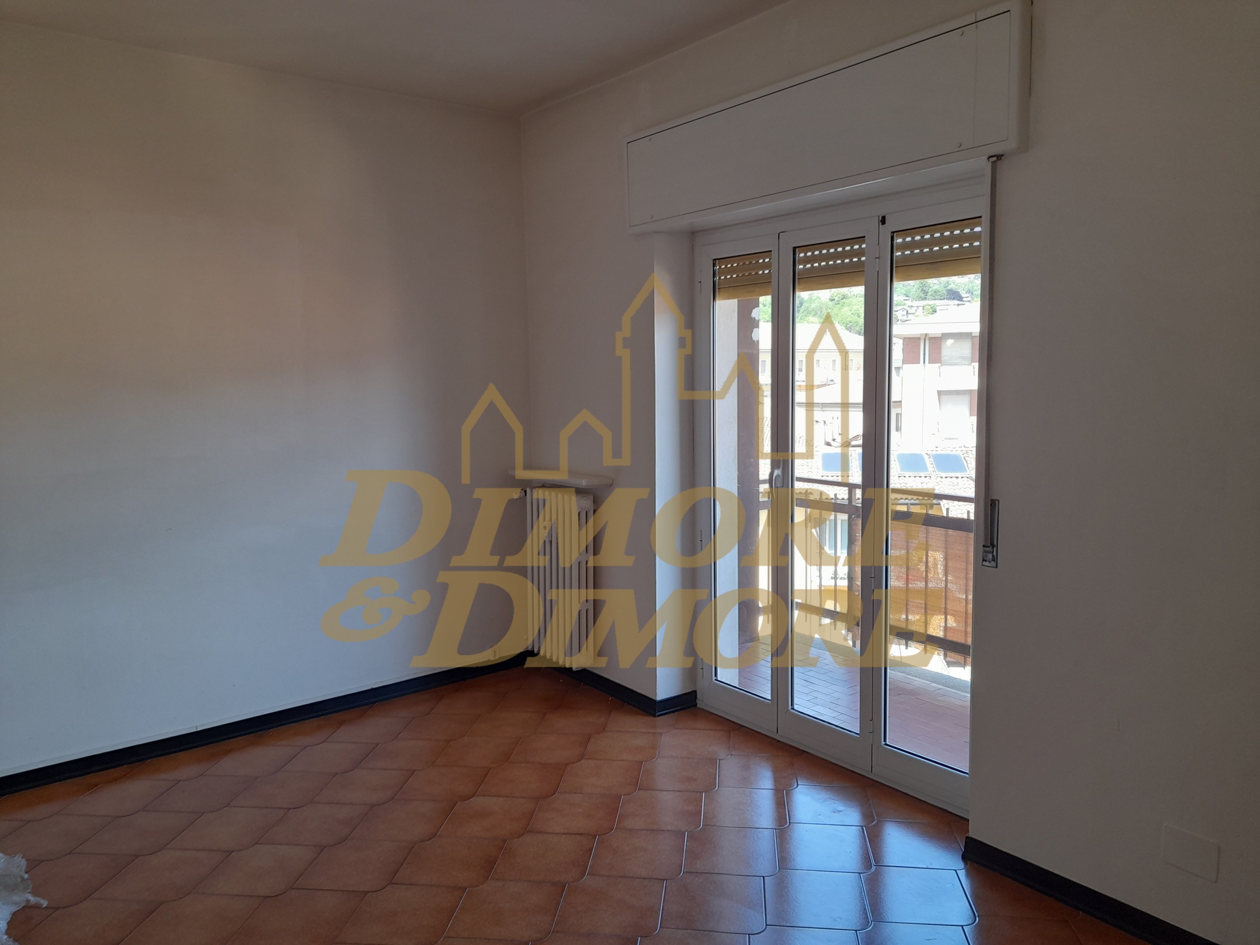 Trilocale con box a Verbania