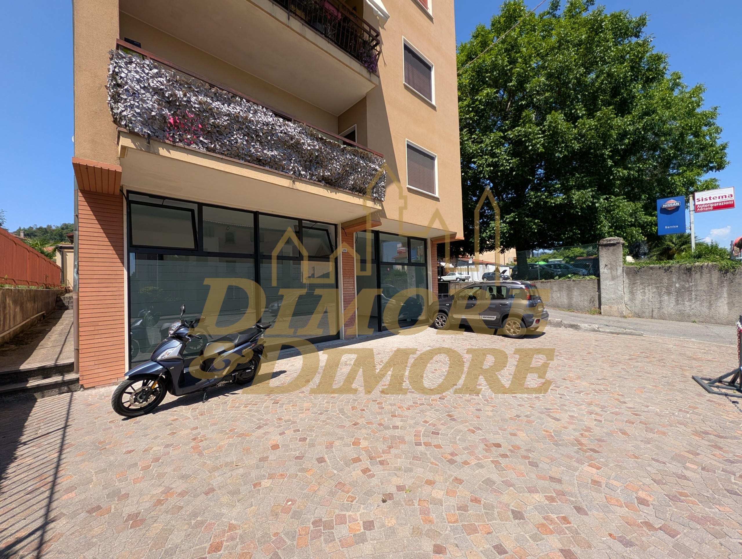 Ufficio nuovo a Angera