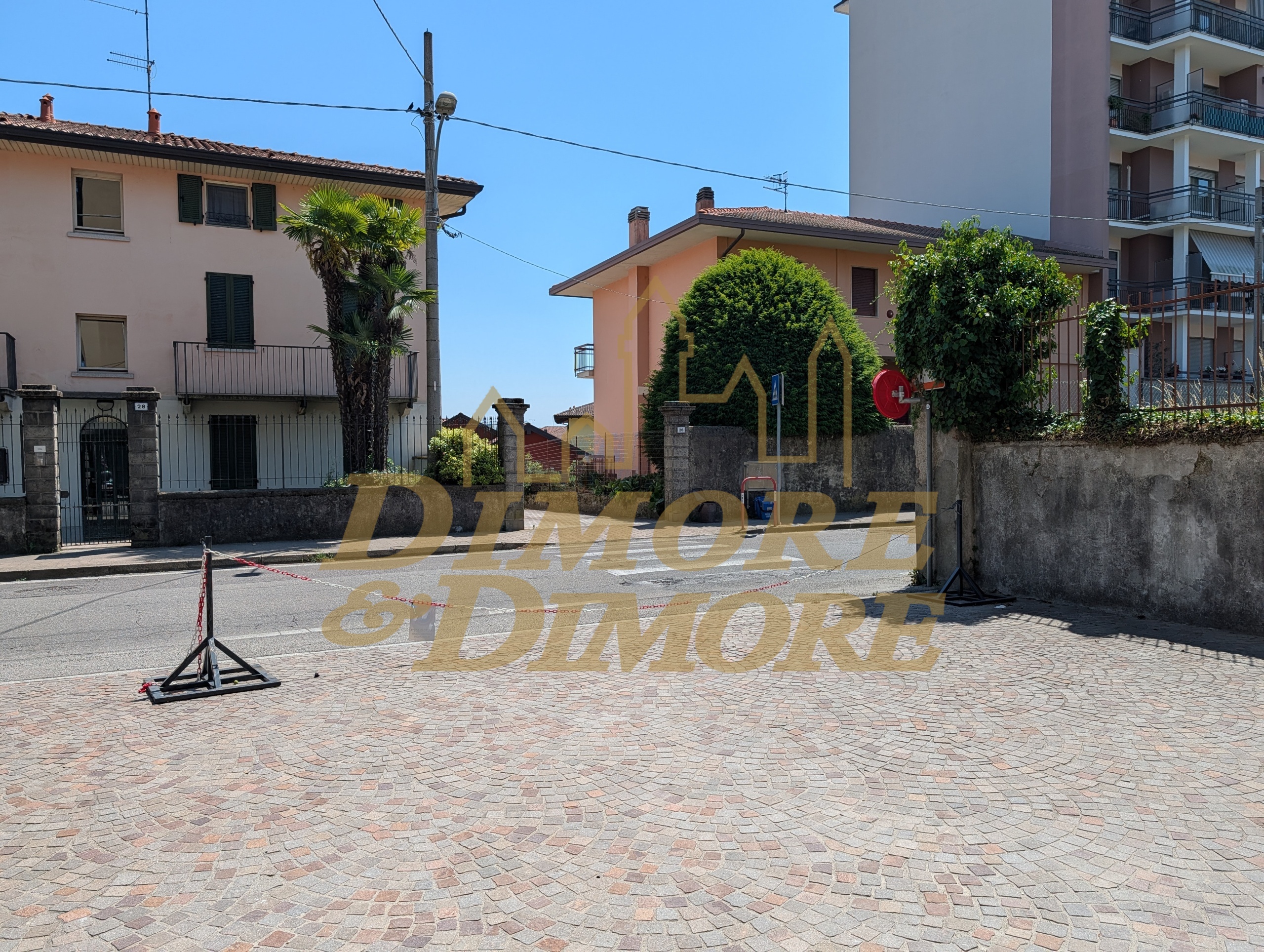 Ufficio nuovo a Angera